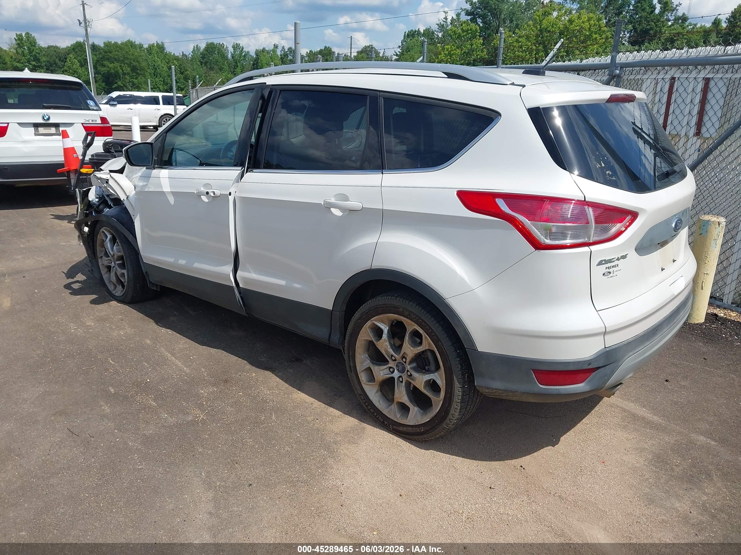 2015 Ford Escape Titanium White vin: 1FMCU0JX3FUC85688