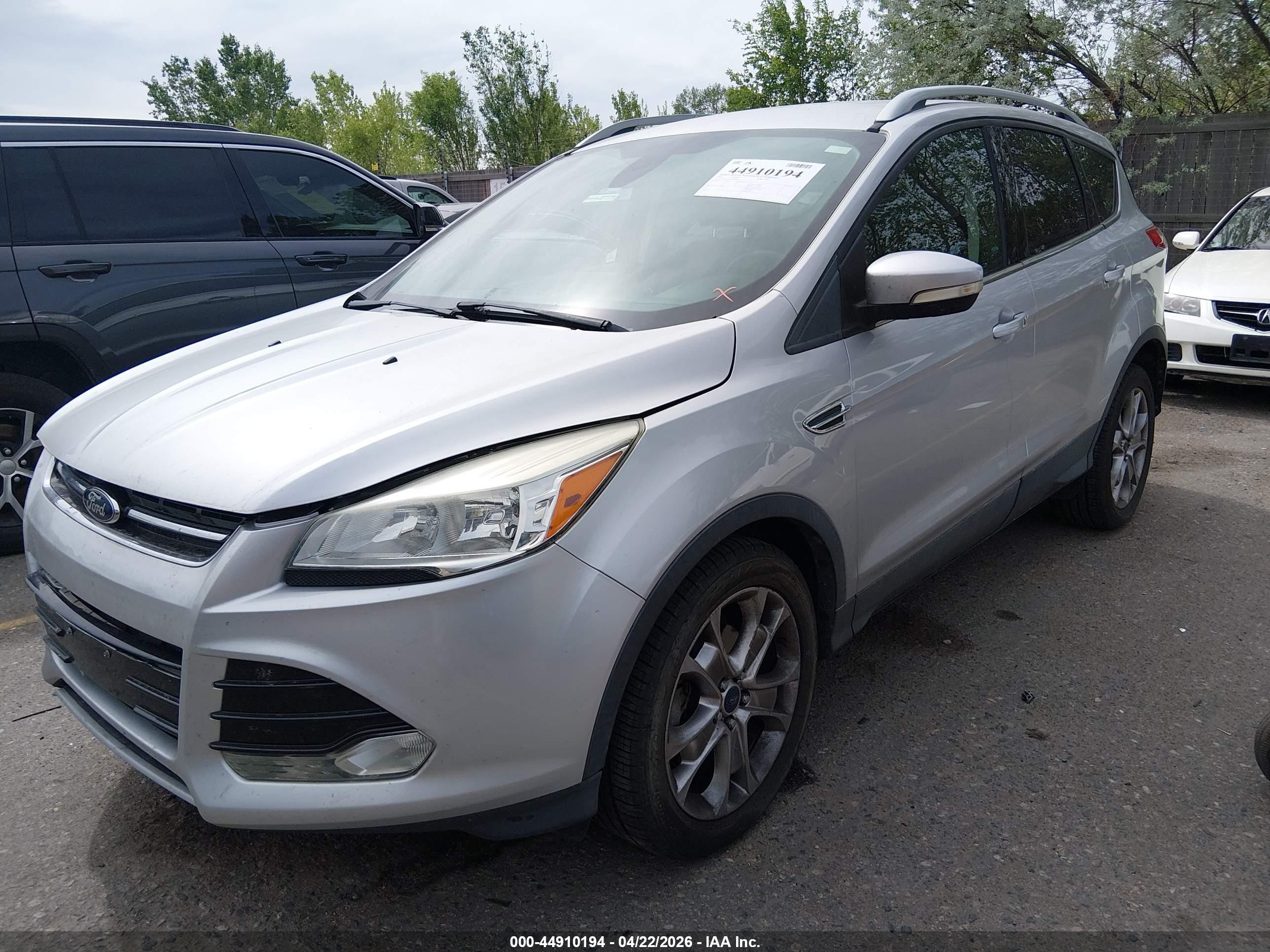 2014 Ford Escape Titanium Серебряный vin: 1FMCU0JX4EUE00197
