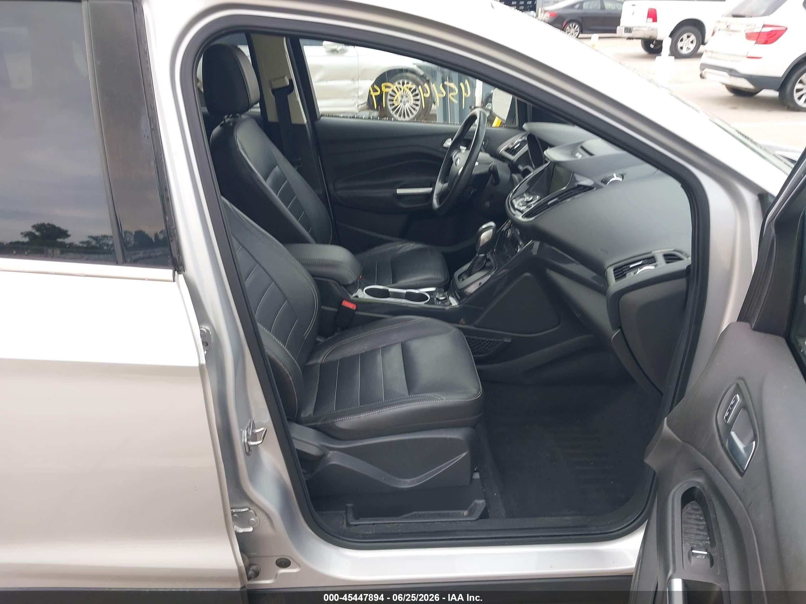2014 Ford Escape Titanium Silver vin: 1FMCU0JX4EUE37539