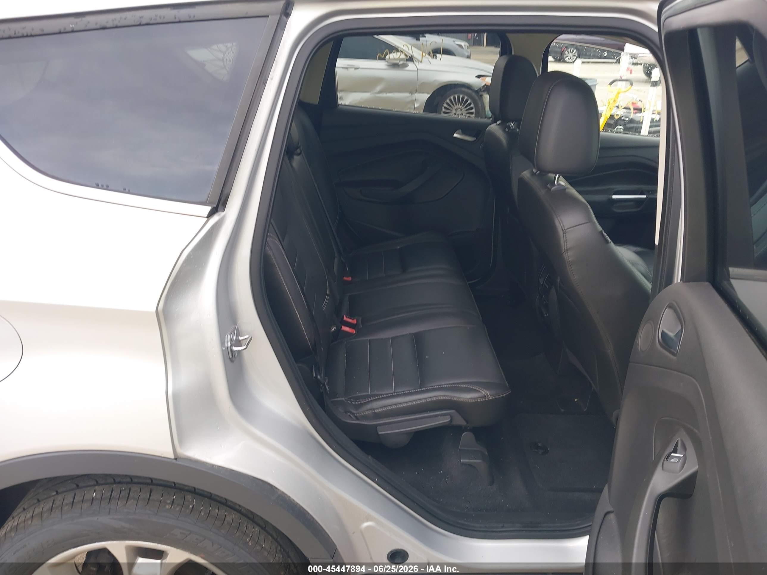 2014 Ford Escape Titanium Silver vin: 1FMCU0JX4EUE37539