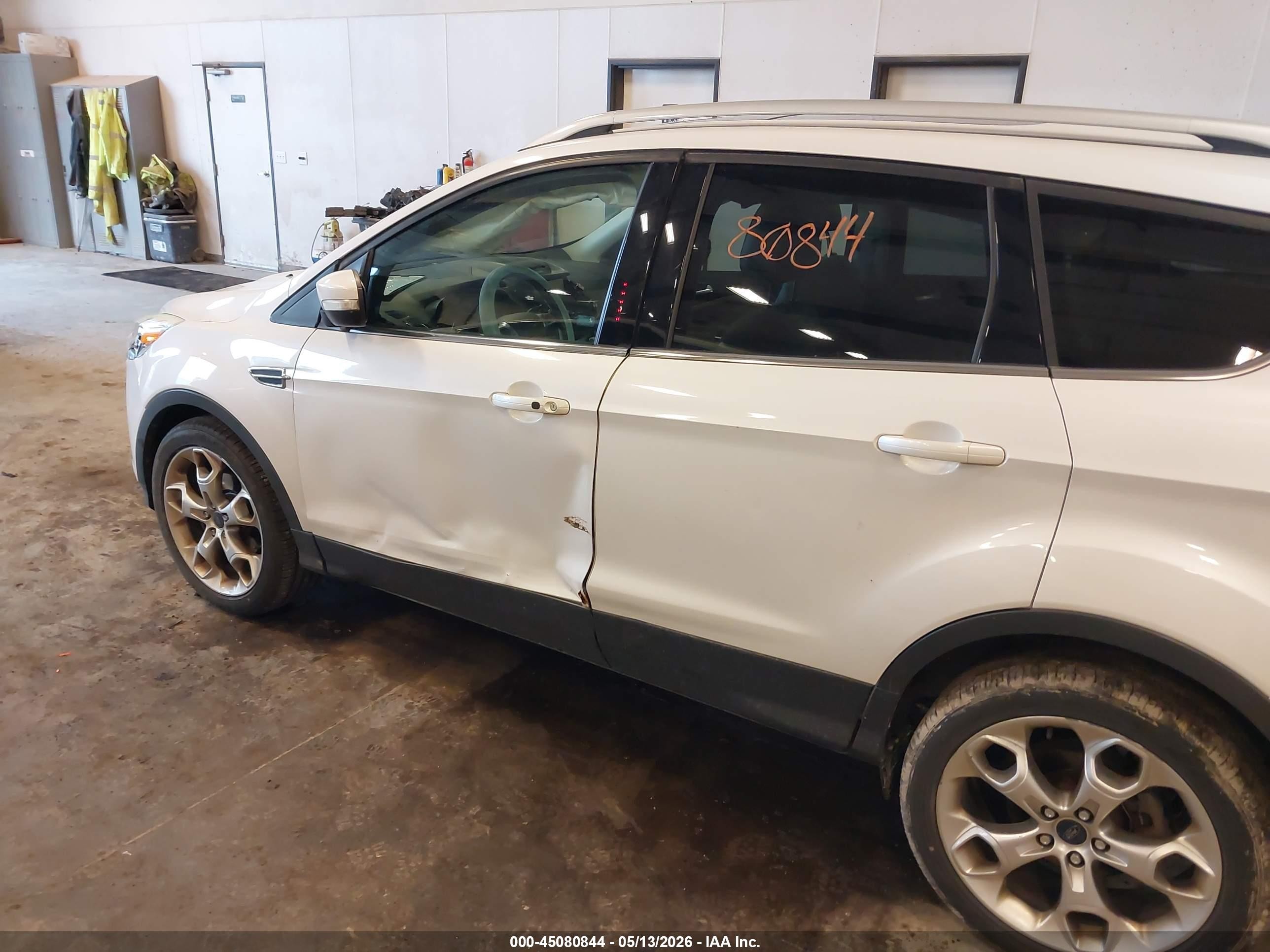 2014 Ford Escape Titanium White vin: 1FMCU0JX4EUE50372