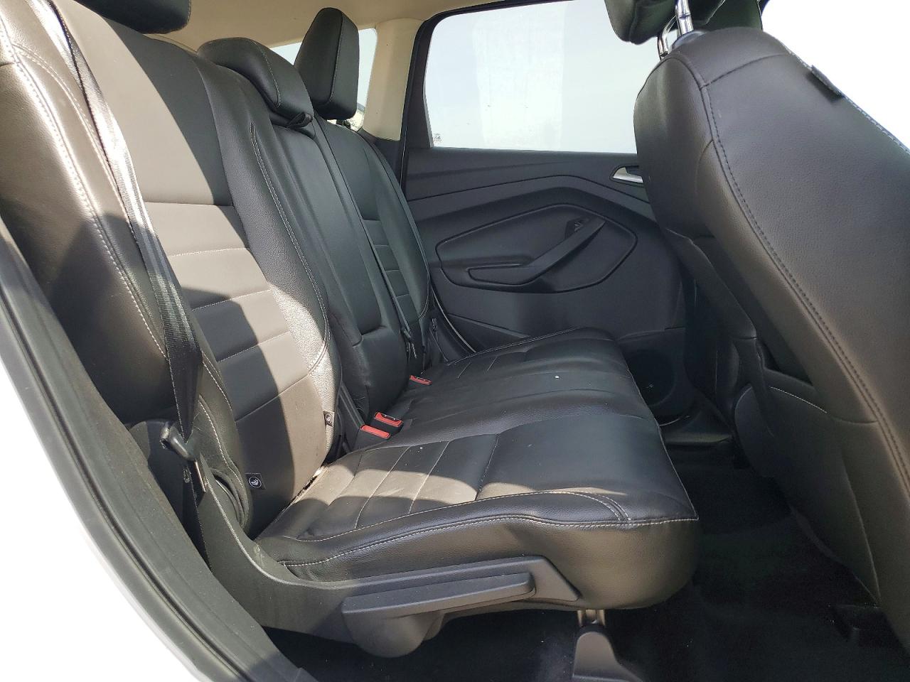 2015 Ford Escape Titanium White vin: 1FMCU0JX4FUC23779