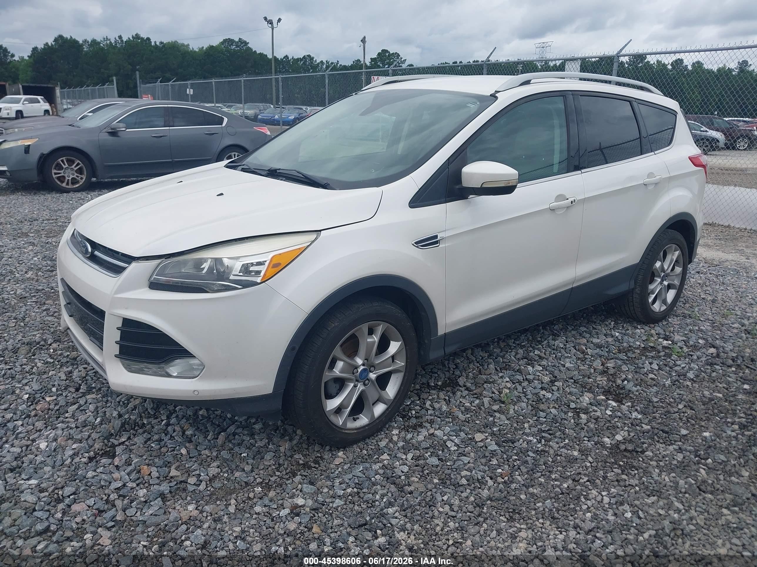 2014 Ford Escape Titanium White vin: 1FMCU0JX5EUA57884