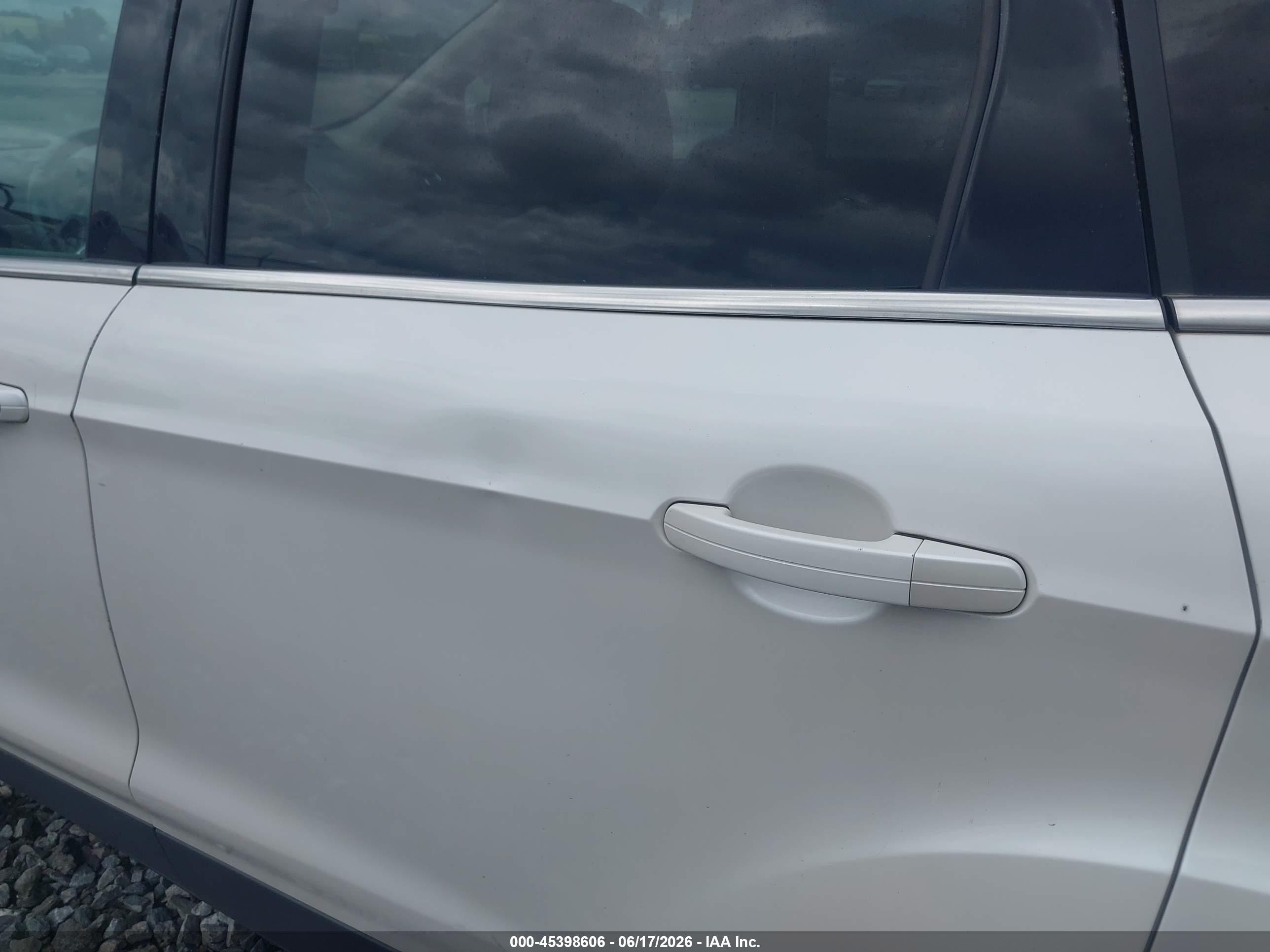 2014 Ford Escape Titanium White vin: 1FMCU0JX5EUA57884