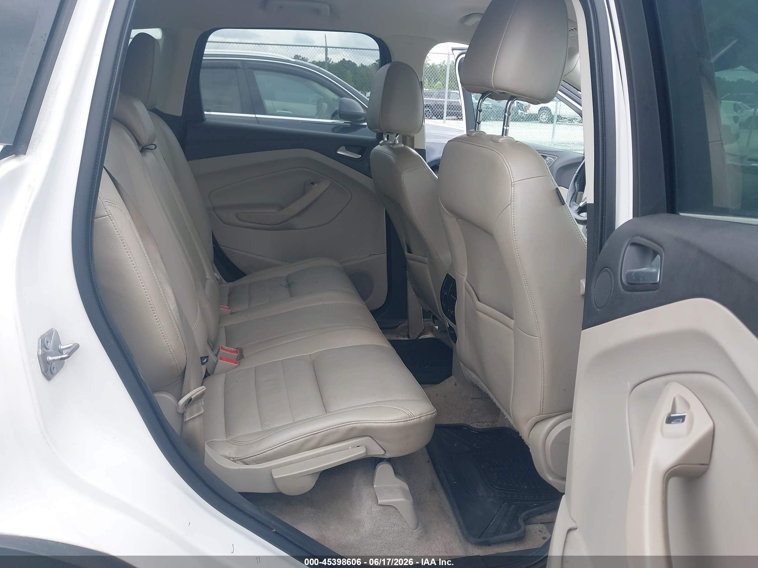 2014 Ford Escape Titanium White vin: 1FMCU0JX5EUA57884