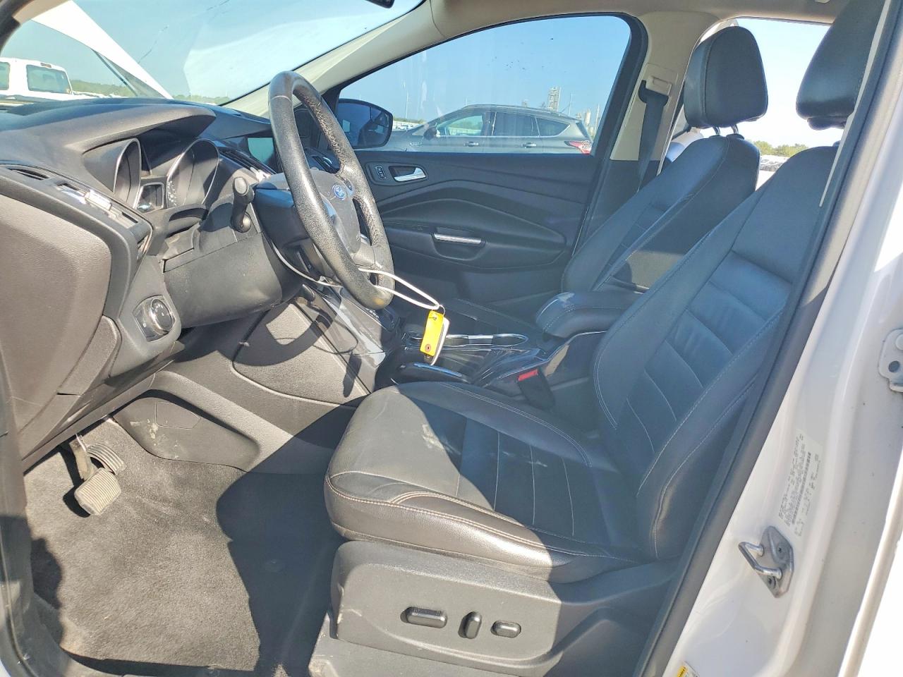 2014 Ford Escape Titanium White vin: 1FMCU0JX6EUC44471