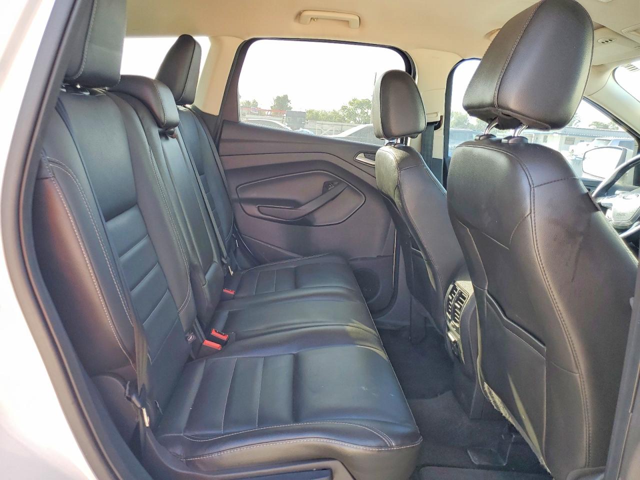 2014 Ford Escape Titanium White vin: 1FMCU0JX6EUC44471