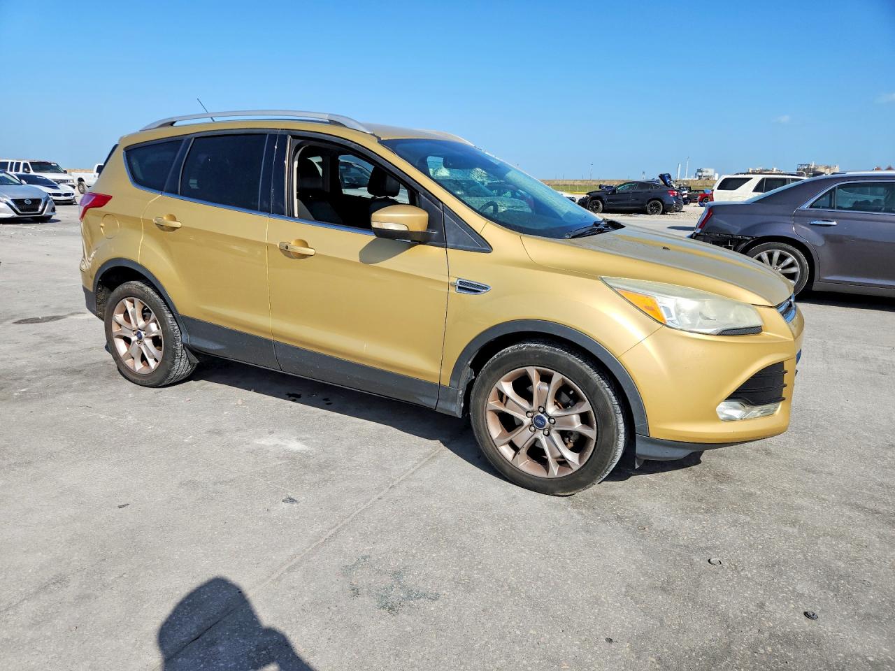 2014 Ford Escape Titanium Золотой vin: 1FMCU0JX6EUC90088