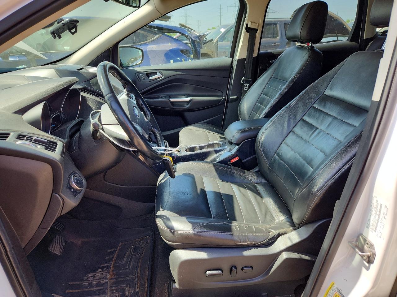 2014 Ford Escape Titanium White vin: 1FMCU0JX7EUA44506
