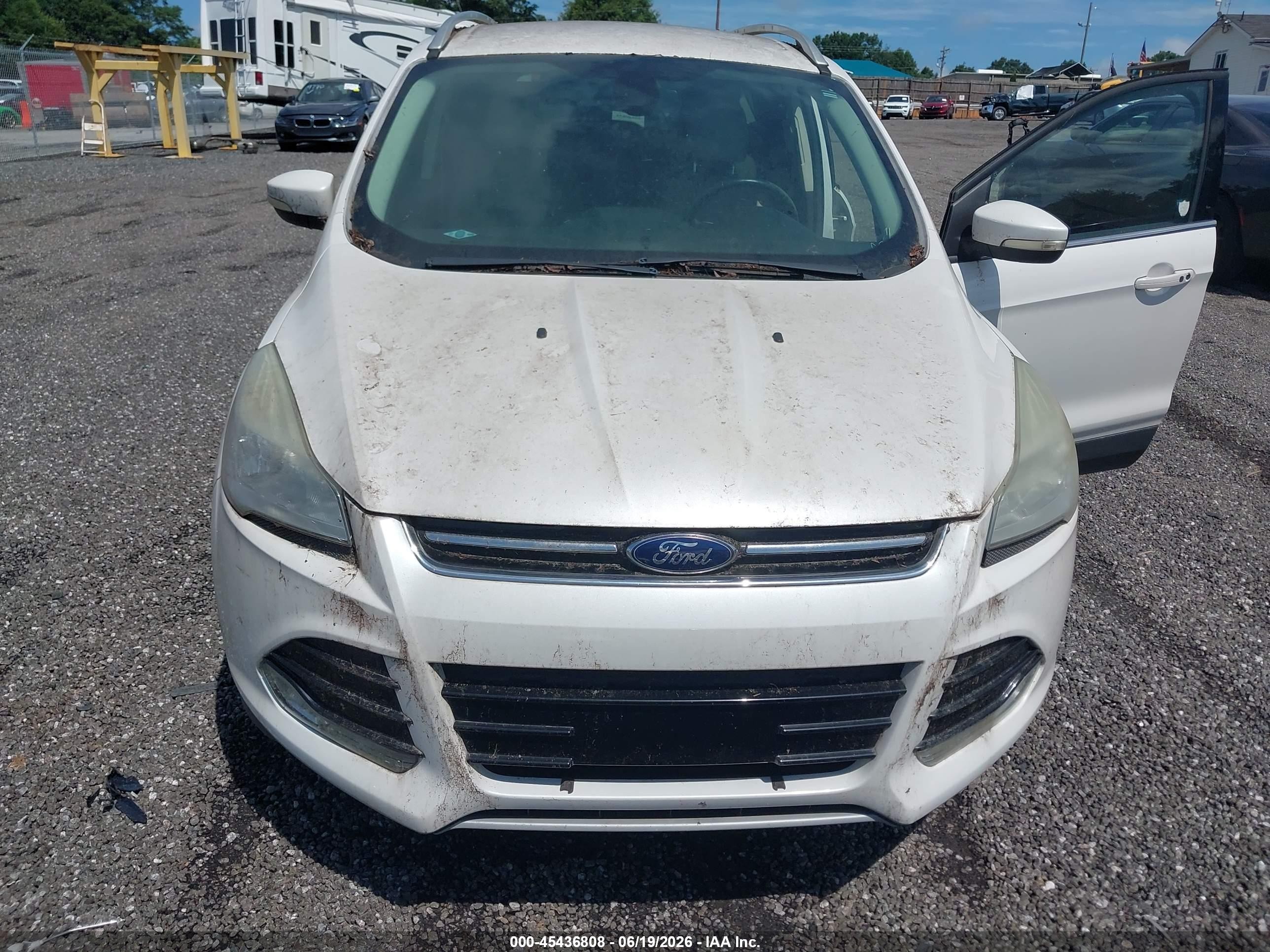 2014 Ford Escape Titanium White vin: 1FMCU0JX7EUB93000