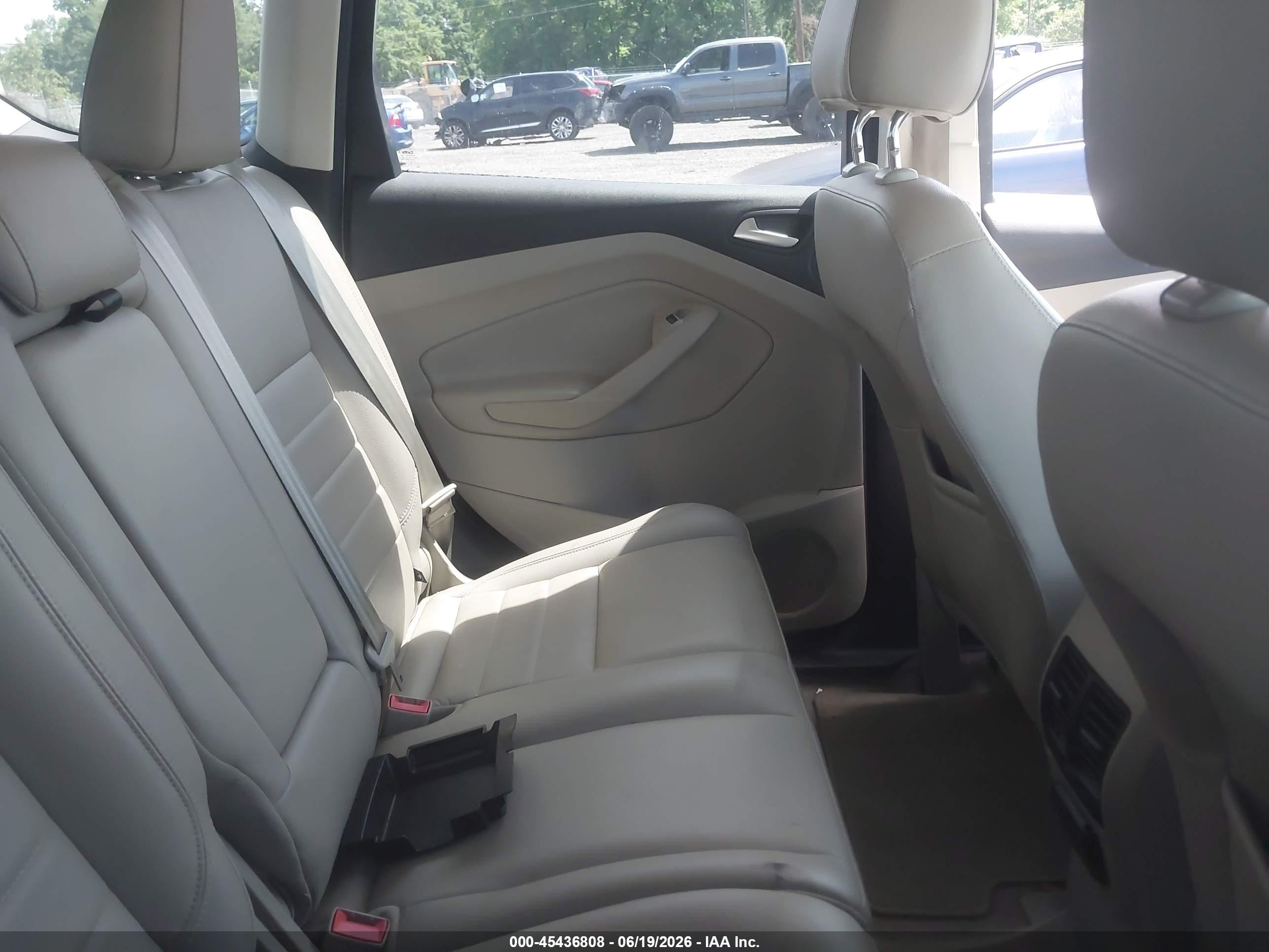 2014 Ford Escape Titanium White vin: 1FMCU0JX7EUB93000