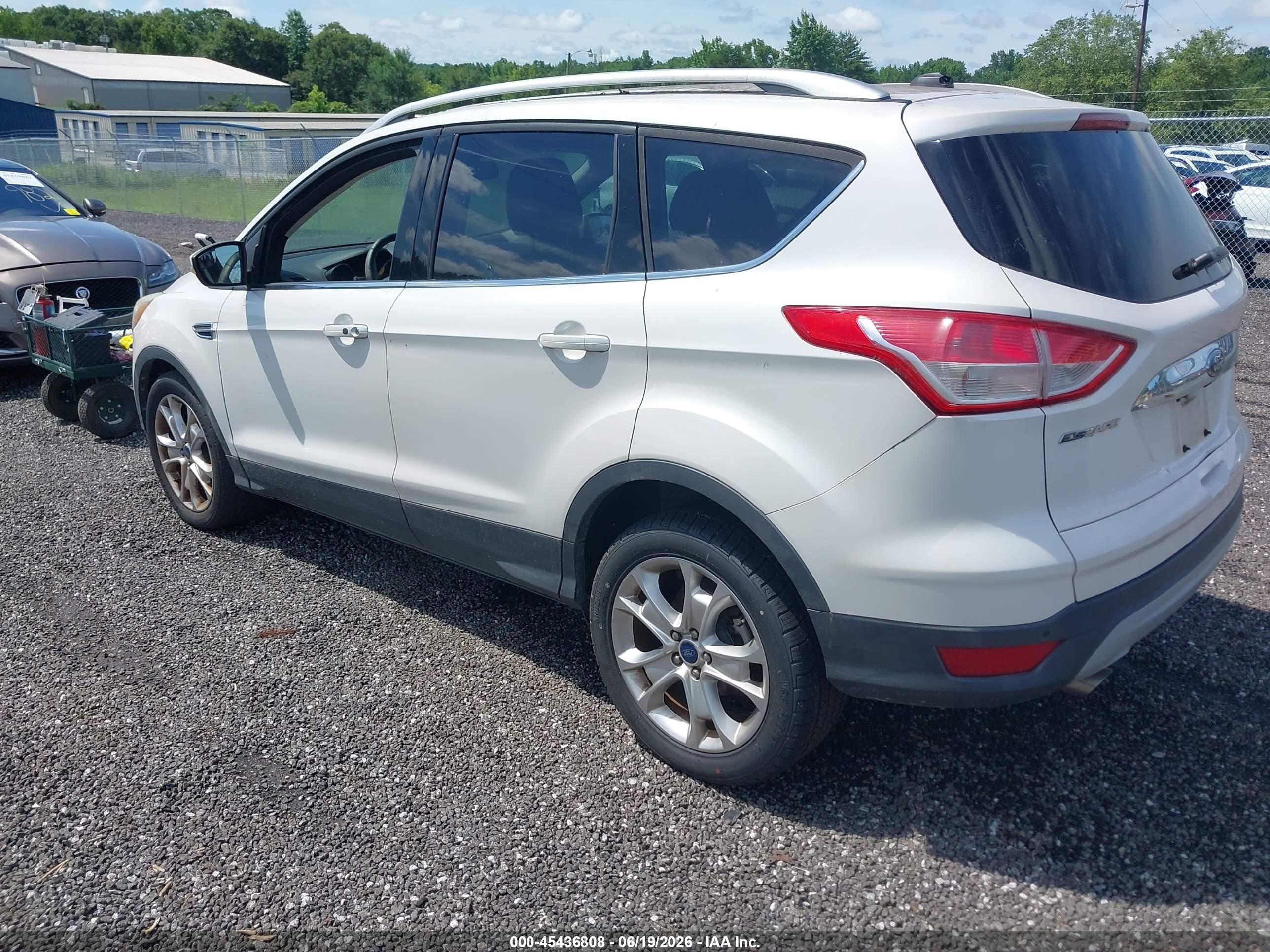2014 Ford Escape Titanium White vin: 1FMCU0JX7EUB93000