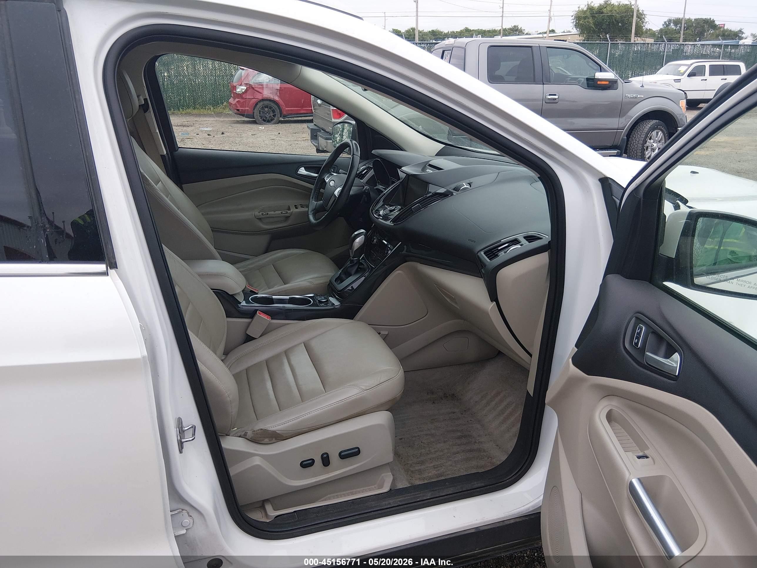 2015 Ford Escape Titanium White vin: 1FMCU0JX7FUA67172