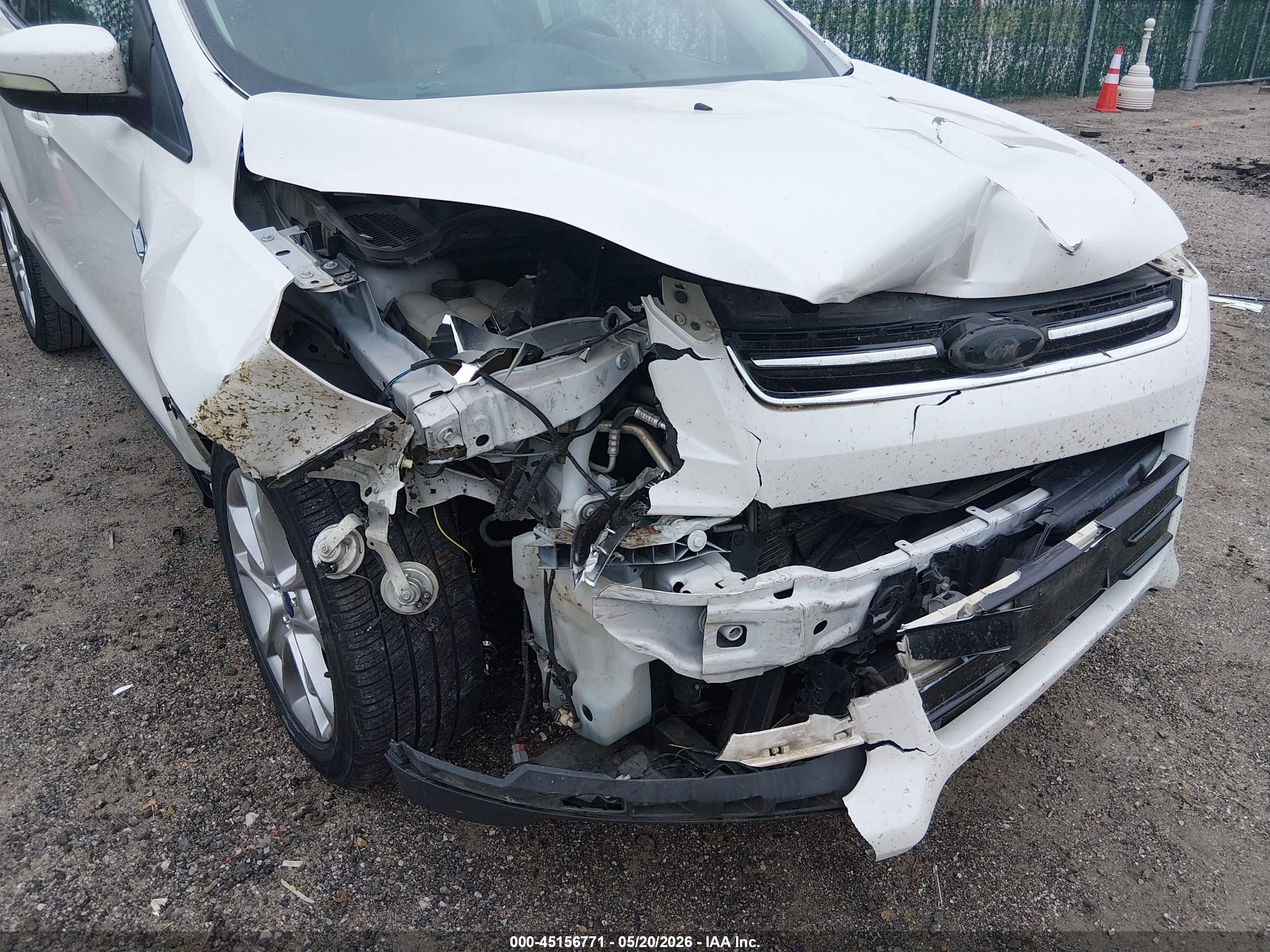 2015 Ford Escape Titanium White vin: 1FMCU0JX7FUA67172