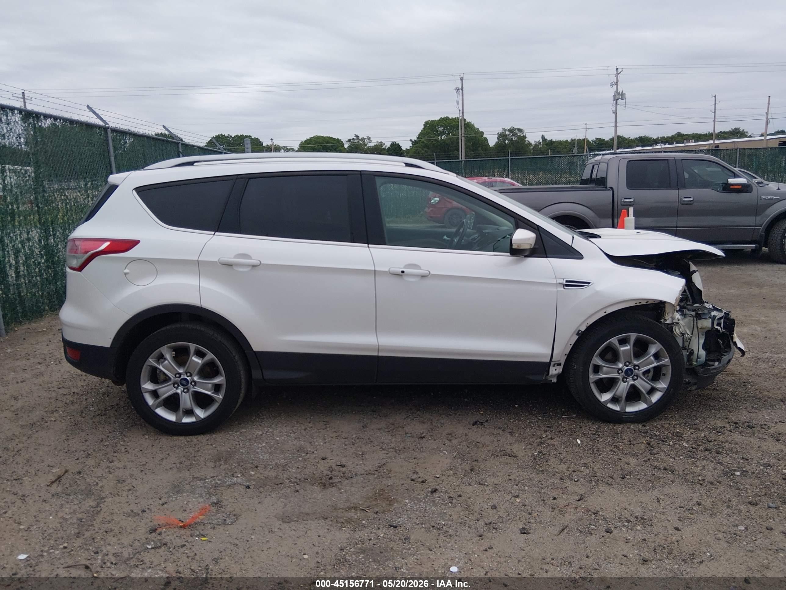 2015 Ford Escape Titanium White vin: 1FMCU0JX7FUA67172