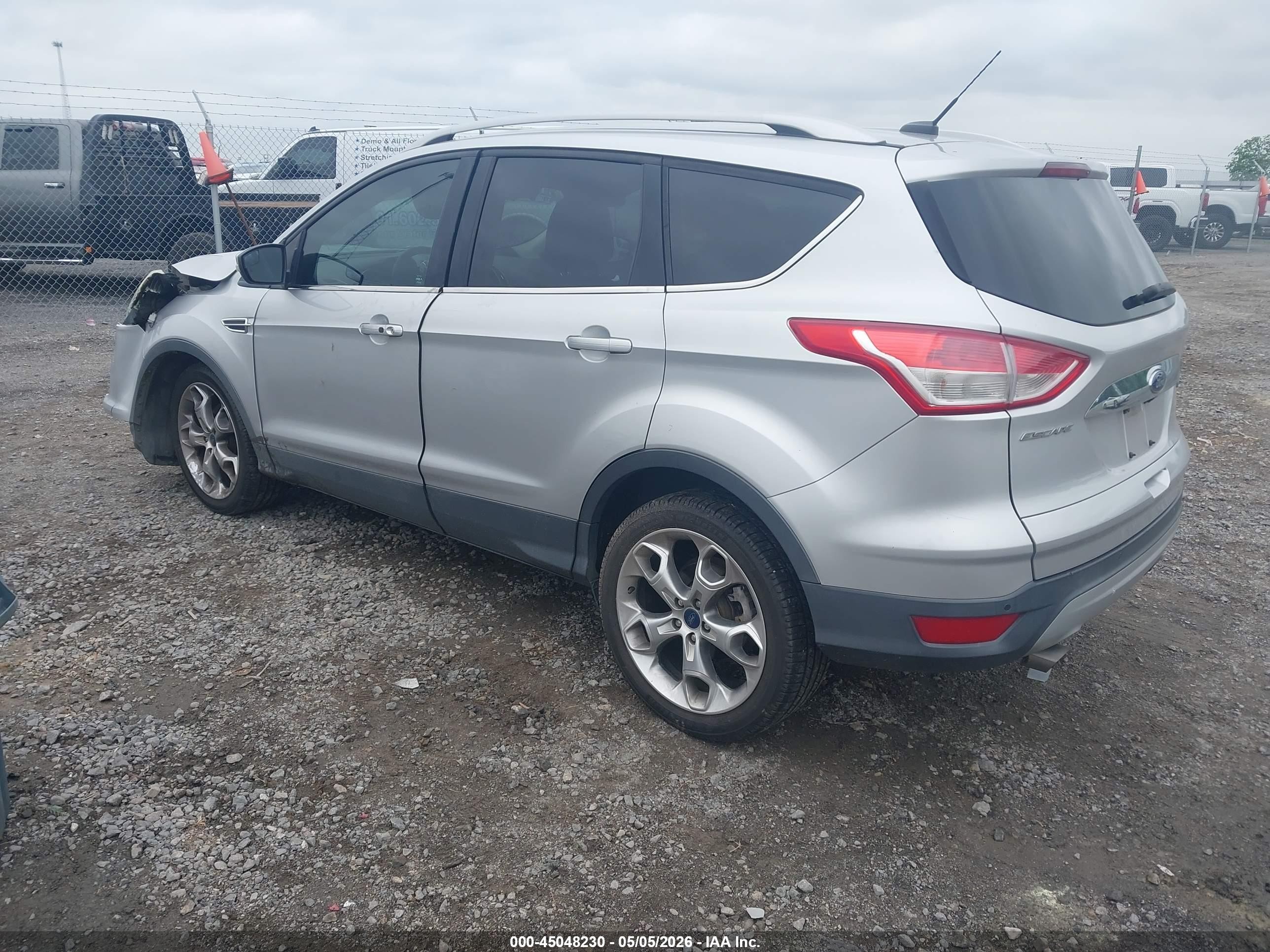 2015 Ford Escape Titanium Серебряный vin: 1FMCU0JX7FUA99619