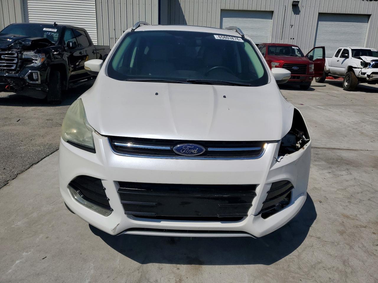 2014 Ford Escape Titanium White vin: 1FMCU0JX8EUE20405