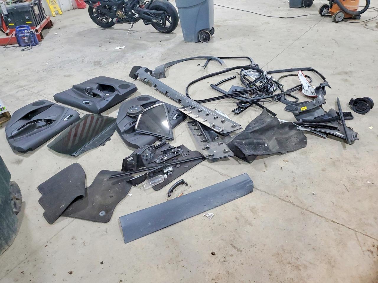 2015 Ford Escape Titanium Серый vin: 1FMCU0JX8FUB07095