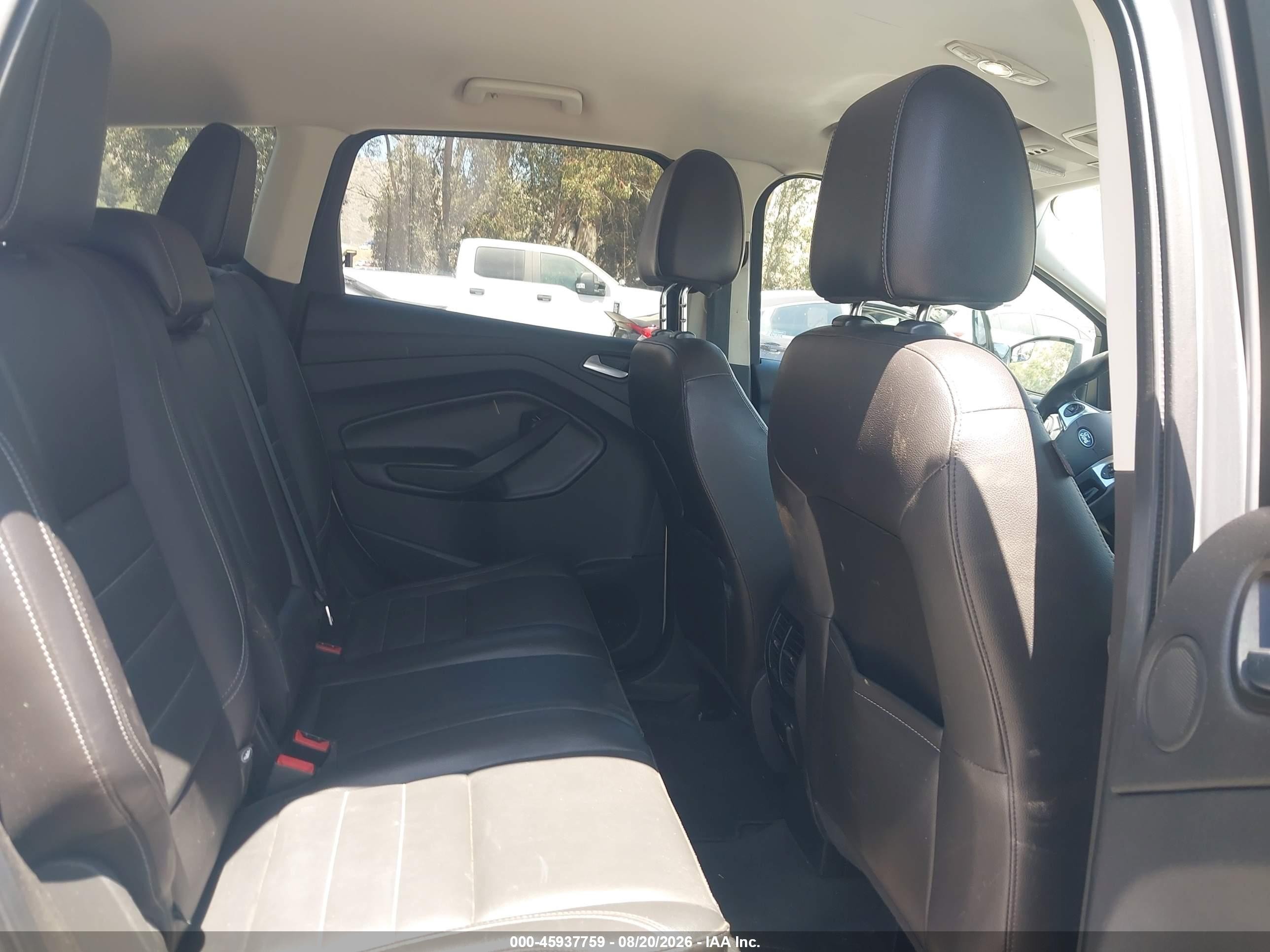 2014 Ford Escape Titanium Silver vin: 1FMCU0JX9EUB72567