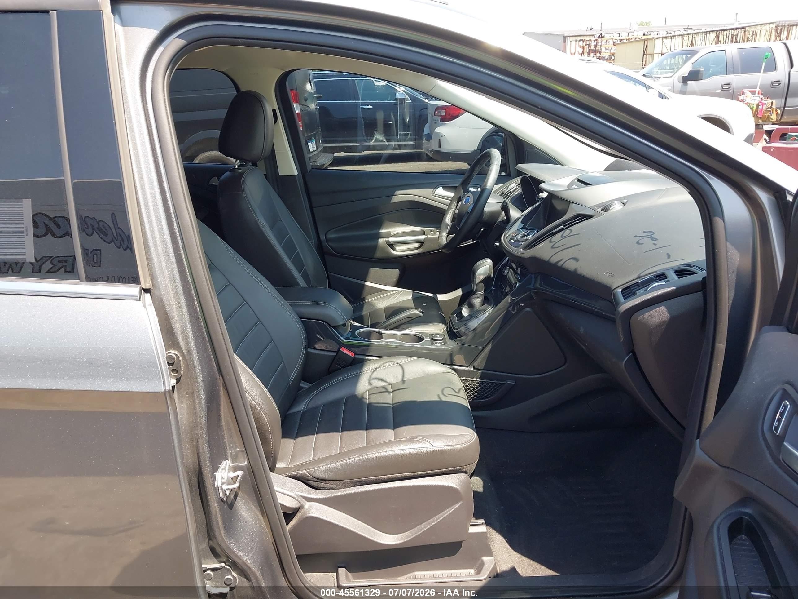 2014 Ford Escape Titanium Silver vin: 1FMCU0JX9EUE37729