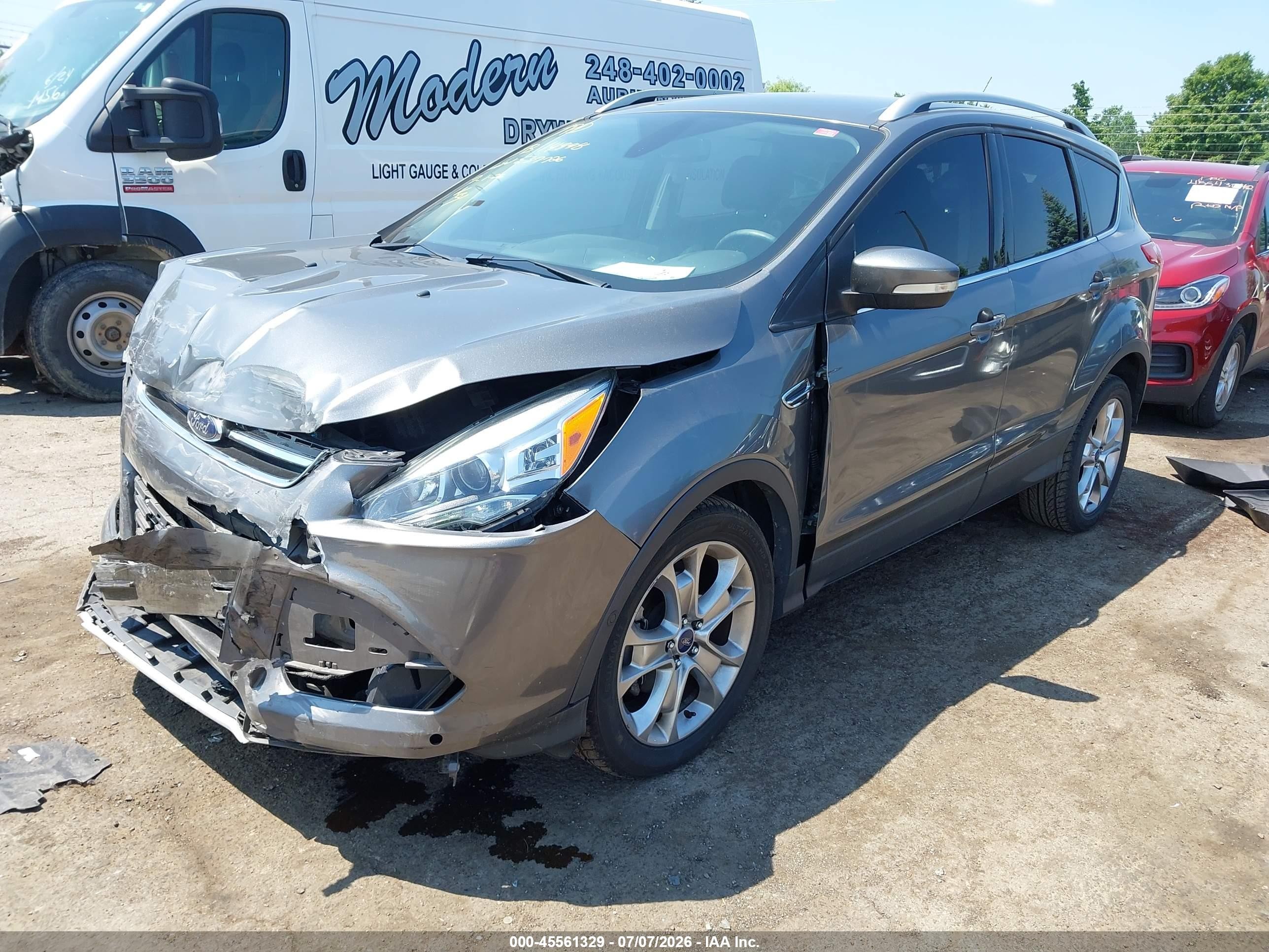 2014 Ford Escape Titanium Silver vin: 1FMCU0JX9EUE37729