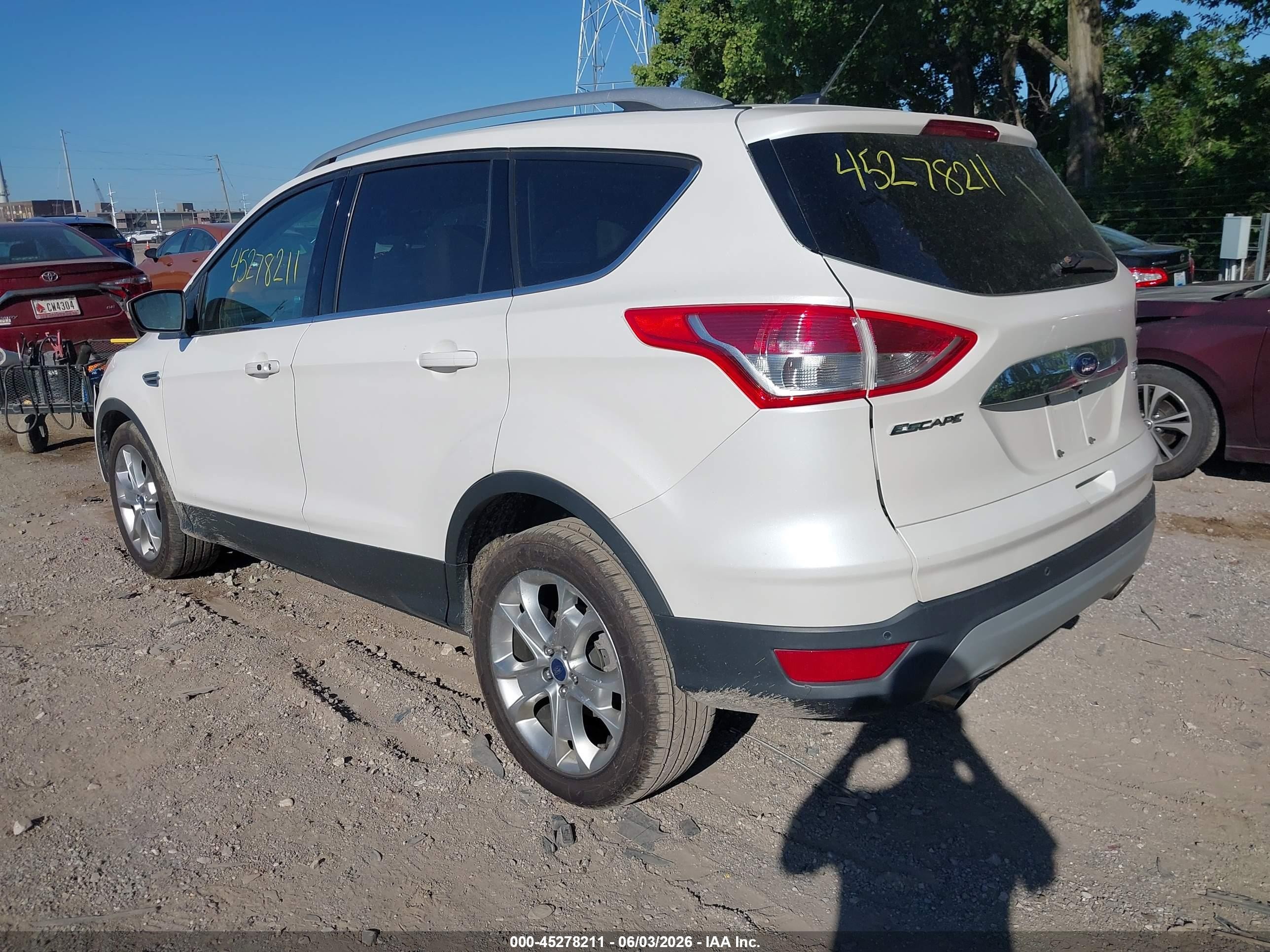 2014 Ford Escape Titanium White vin: 1FMCU0JXXEUB43384