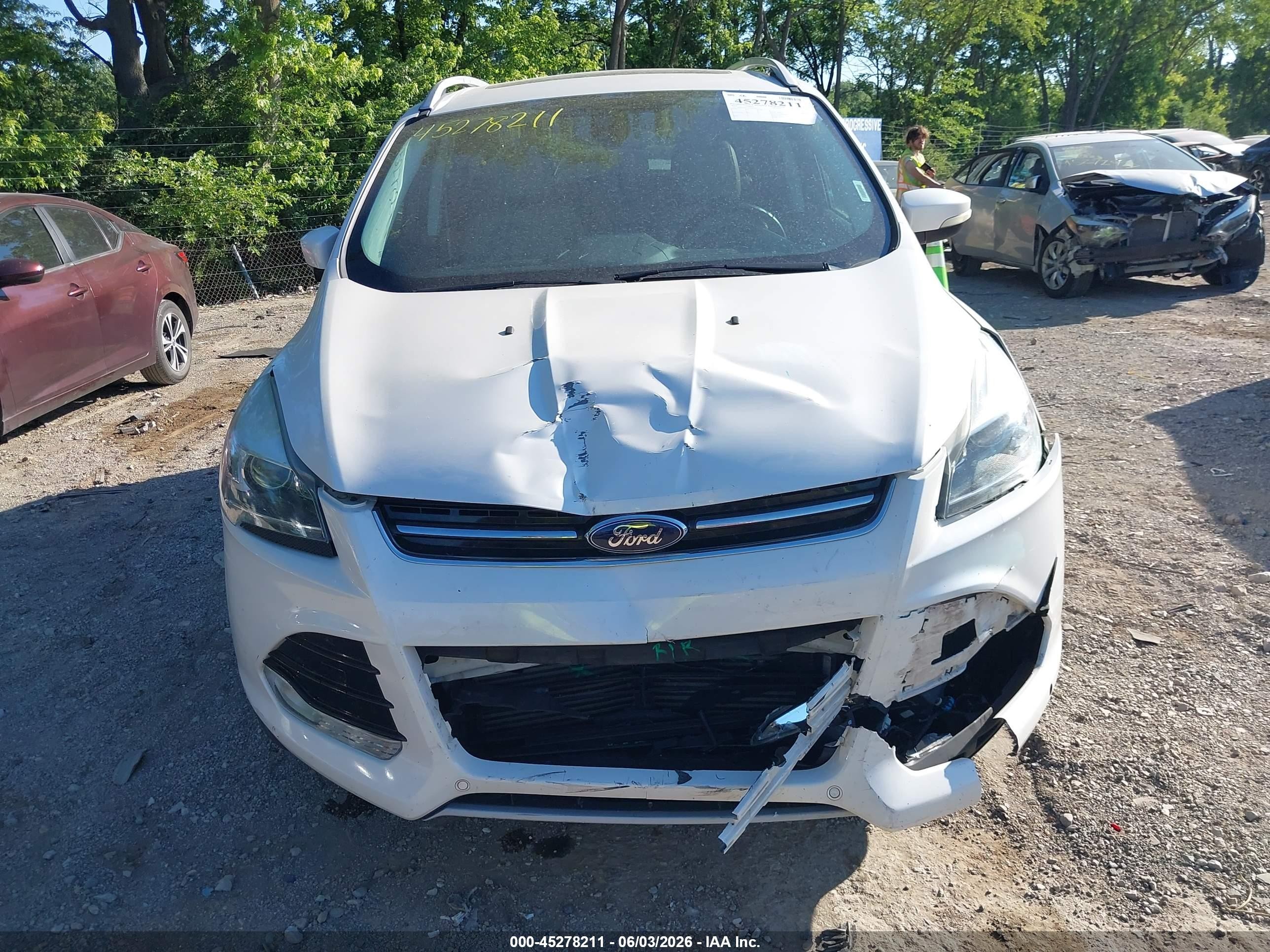 2014 Ford Escape Titanium White vin: 1FMCU0JXXEUB43384