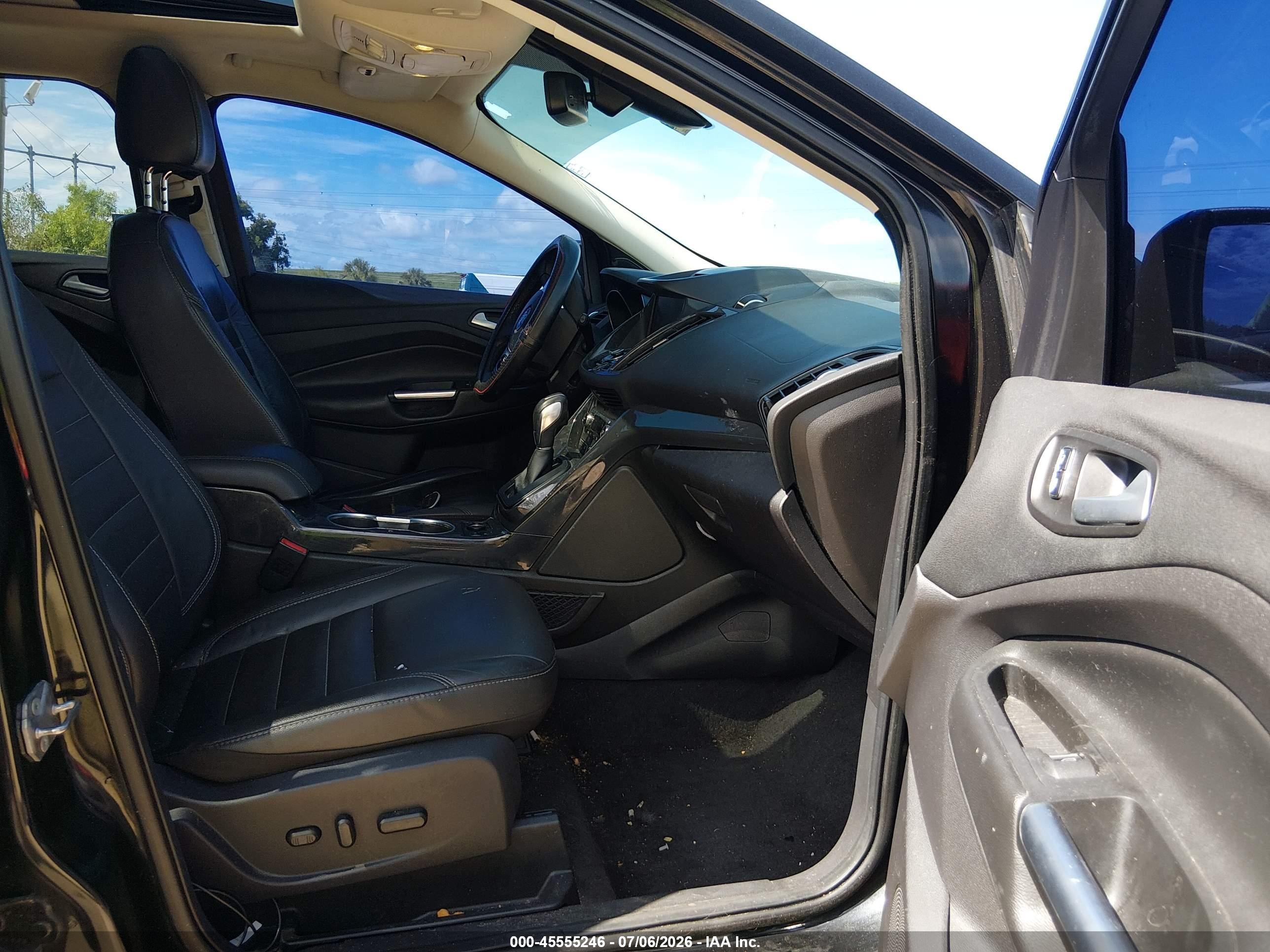 2015 Ford Escape Titanium Черный vin: 1FMCU0JXXFUC87356