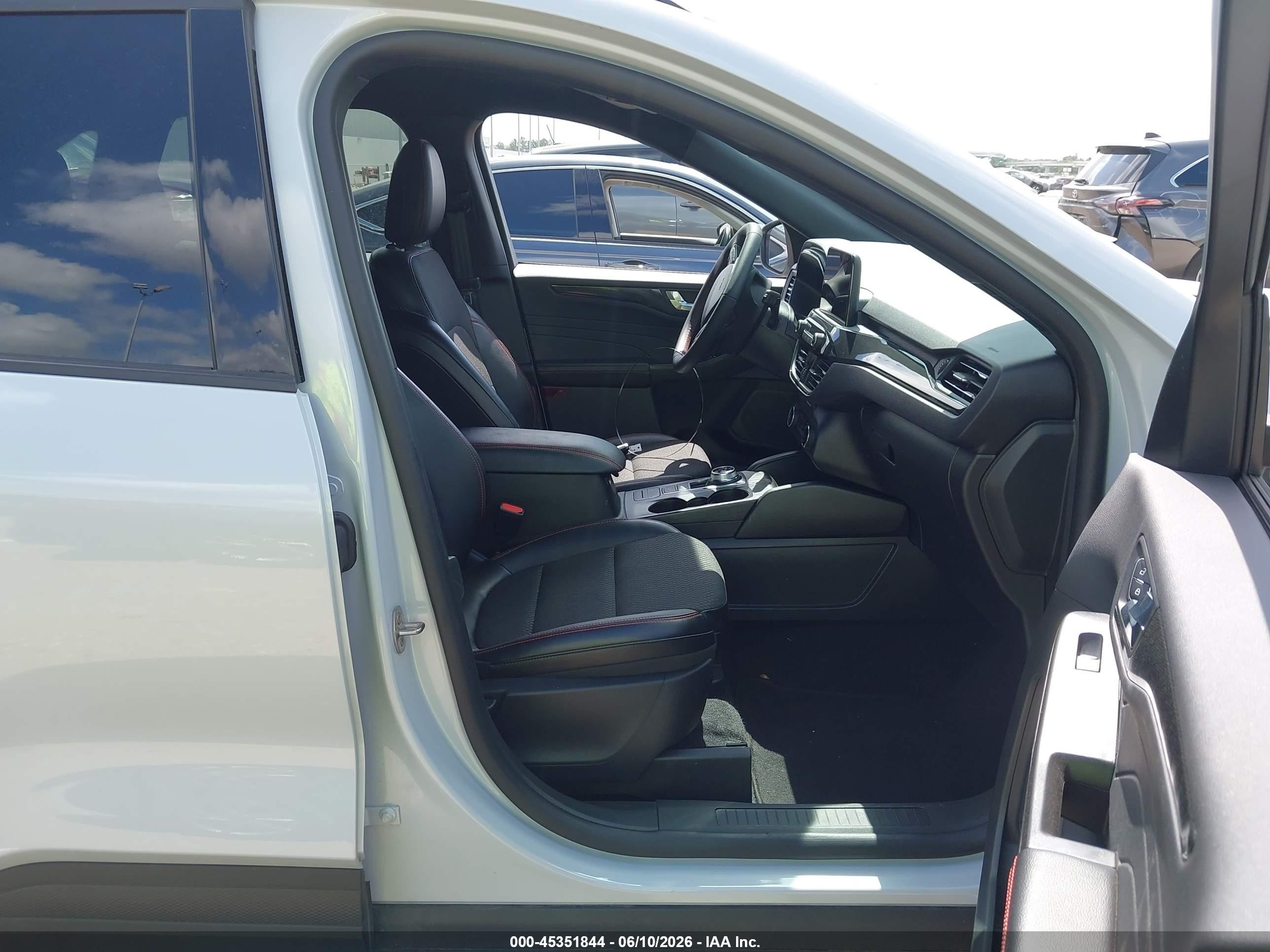 2025 Ford Escape St-line White vin: 1FMCU0MN3SUB23161