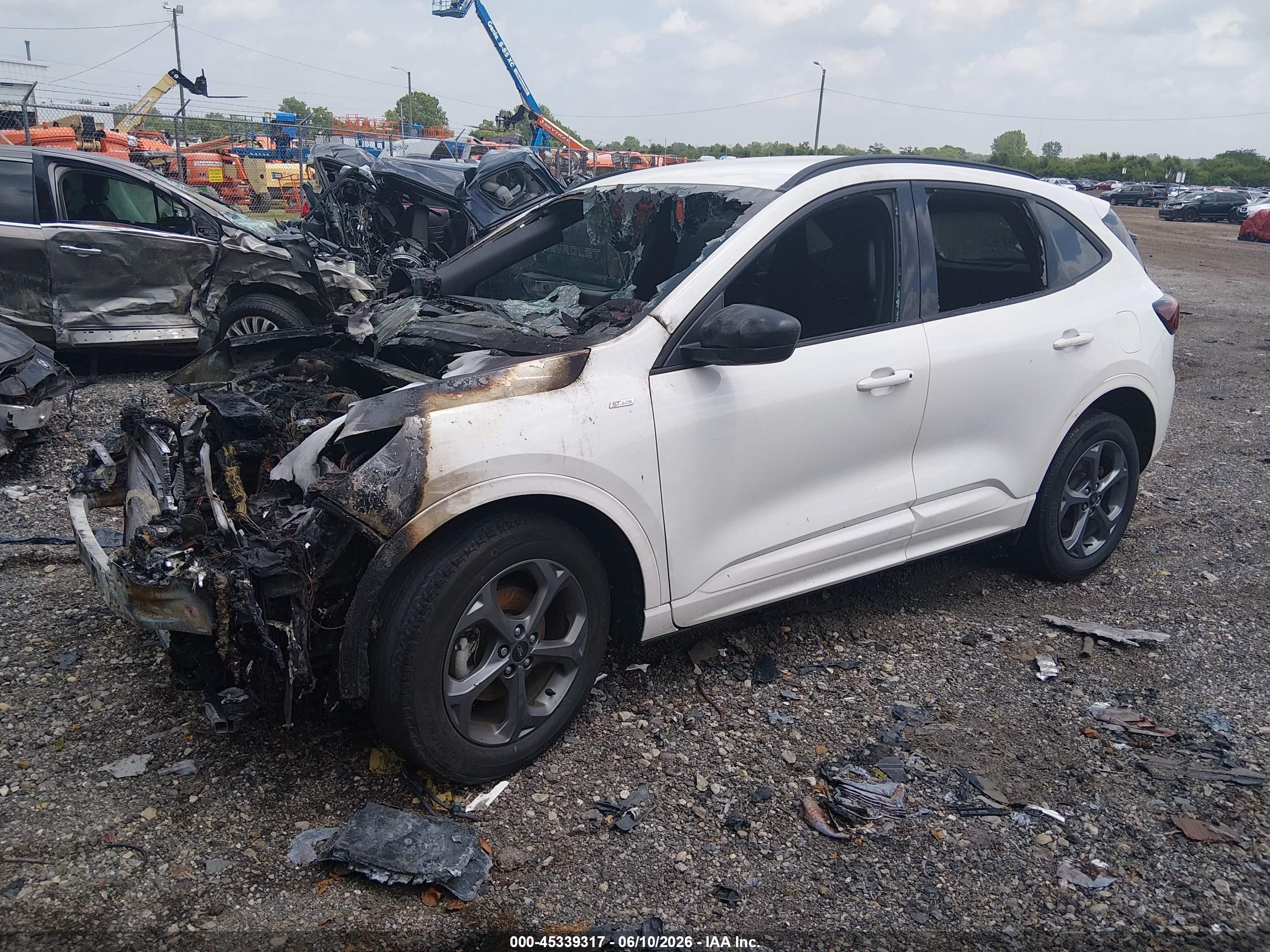 2023 Ford Escape St-line Белый vin: 1FMCU0MN5PUB21838