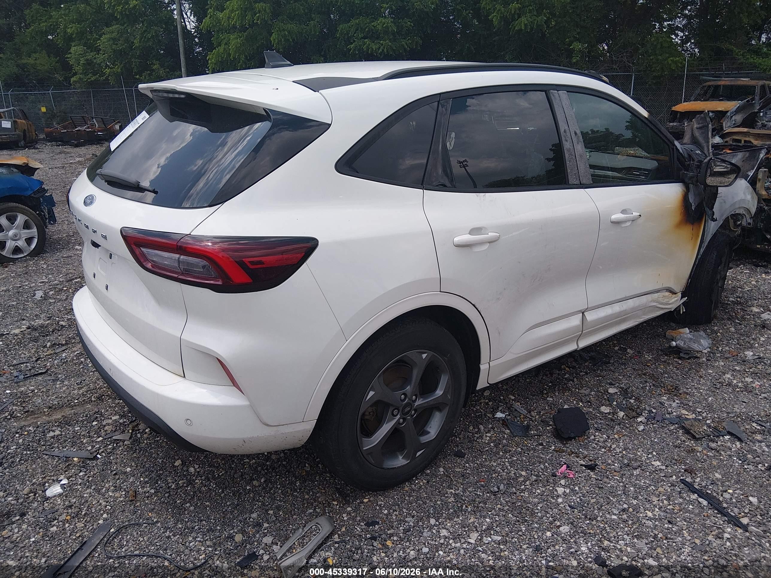 2023 Ford Escape St-line Белый vin: 1FMCU0MN5PUB21838