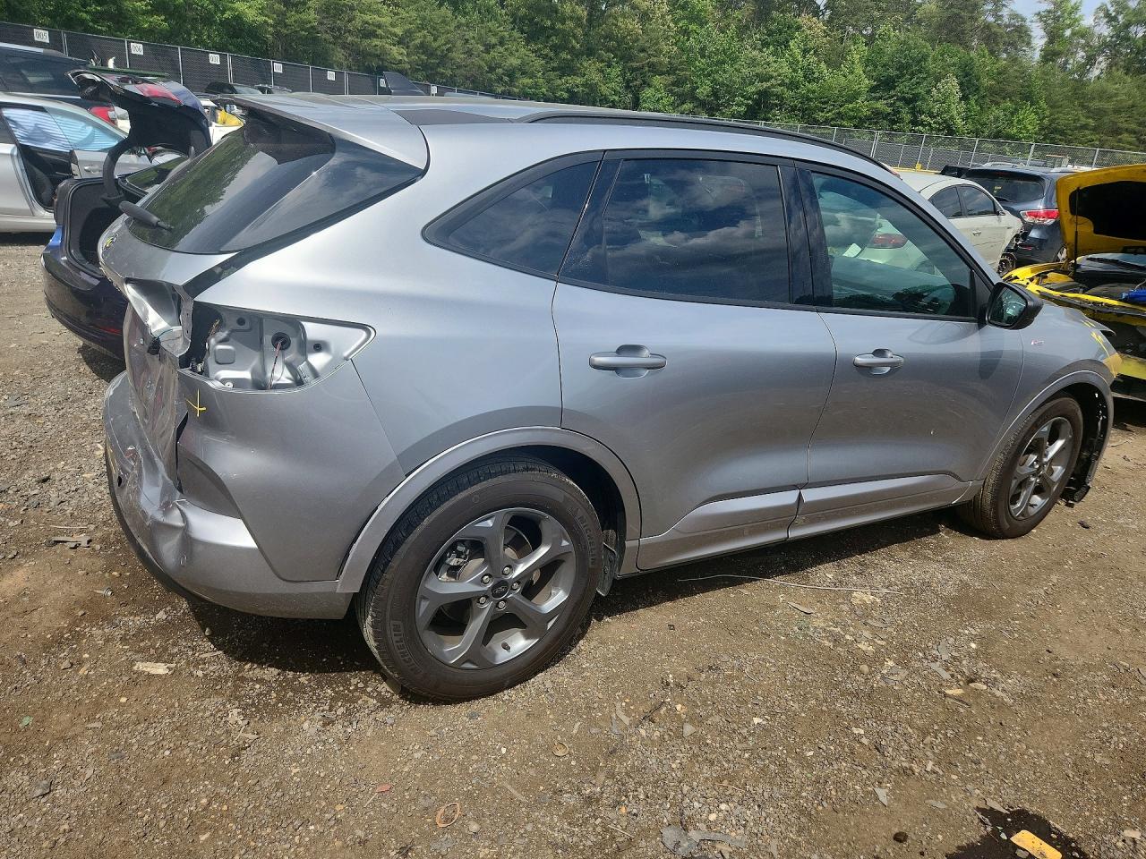 2023 Ford Escape St Line Silver vin: 1FMCU0MN6PUB42861