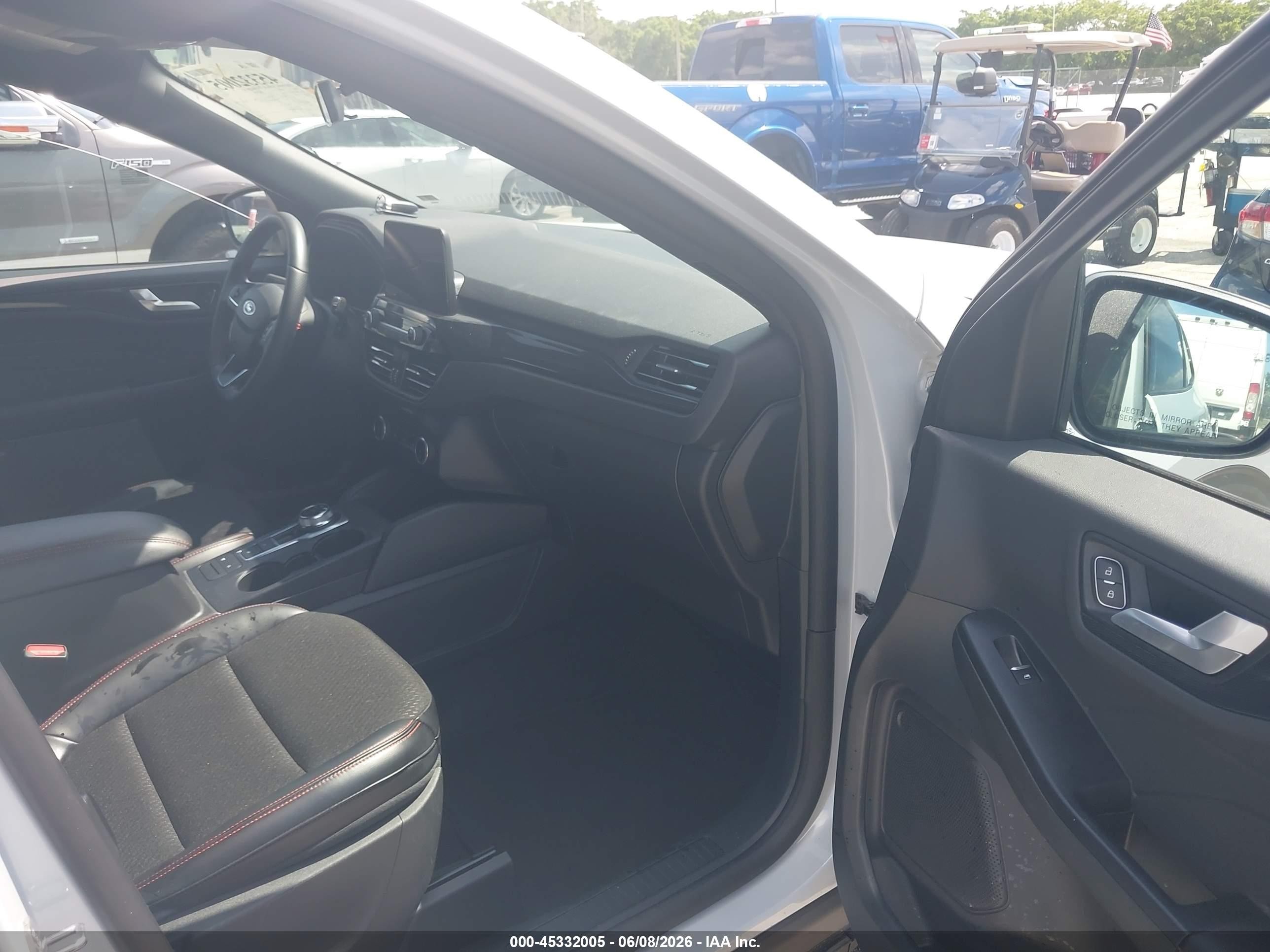 2026 Ford Escape St-line Gray vin: 1FMCU0MNXTUA09627