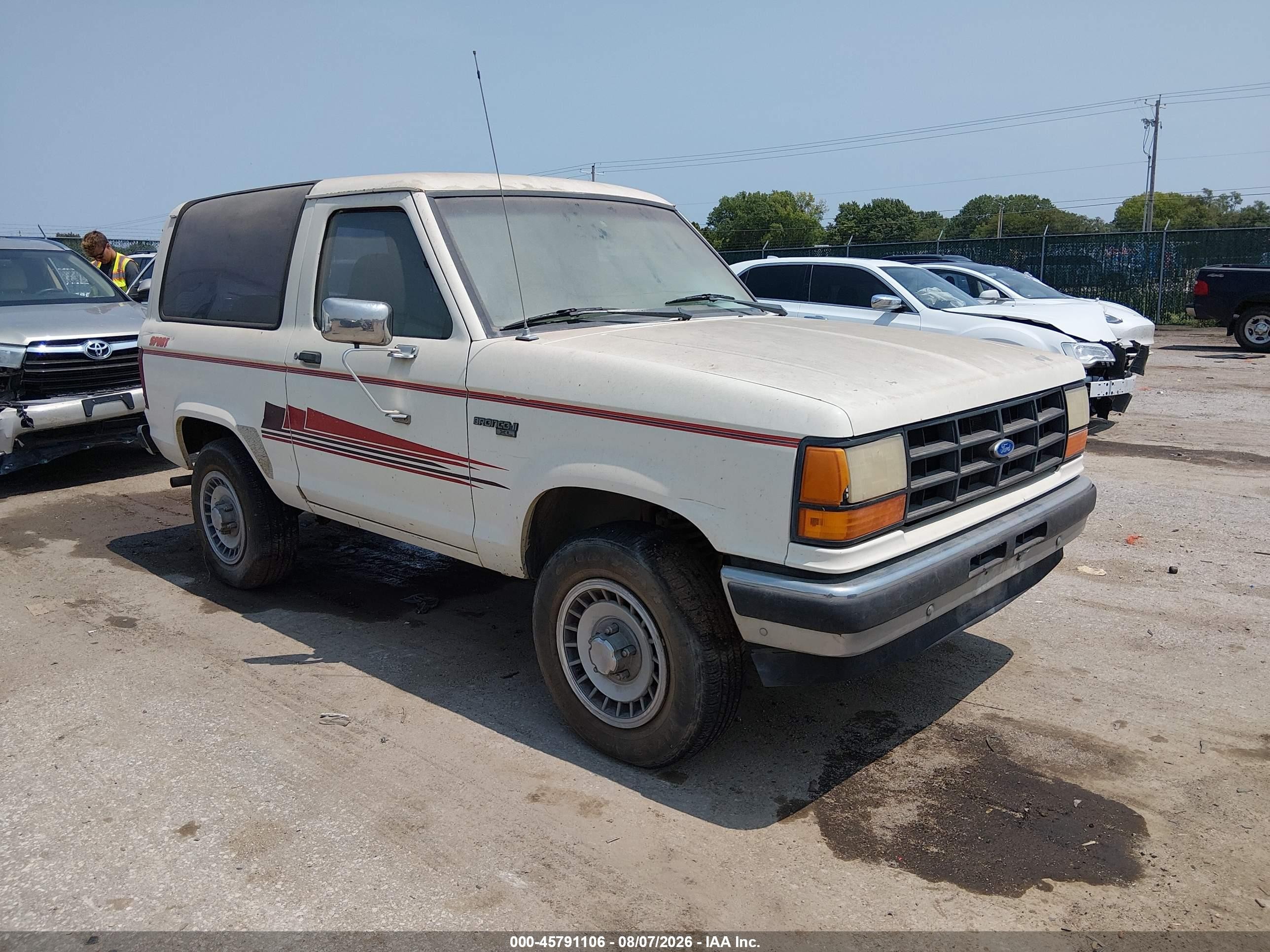 1989 Ford Bronco Ii   Cream vin: 1FMCU12T5KUC14388