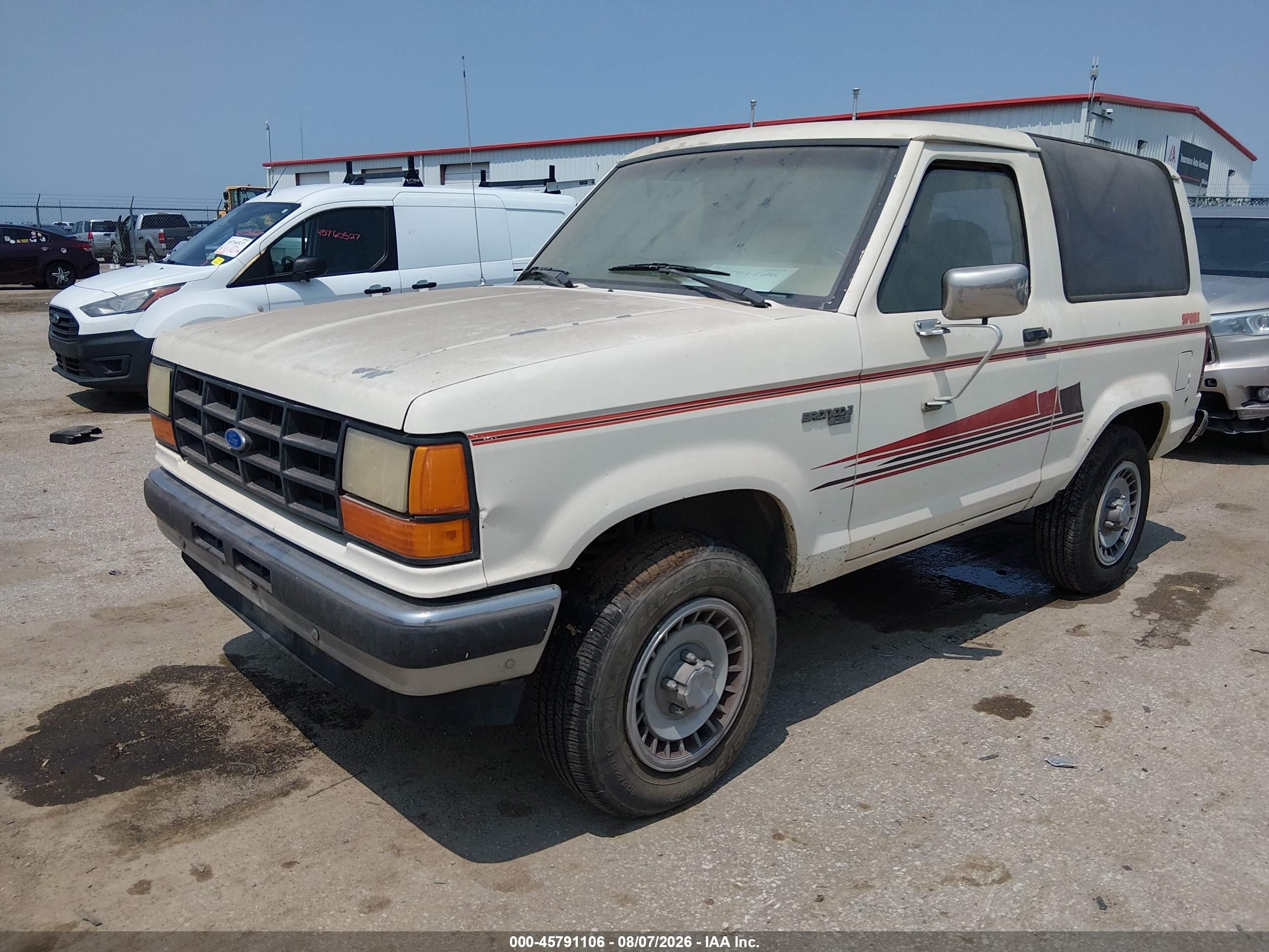 1989 Ford Bronco Ii   Cream vin: 1FMCU12T5KUC14388