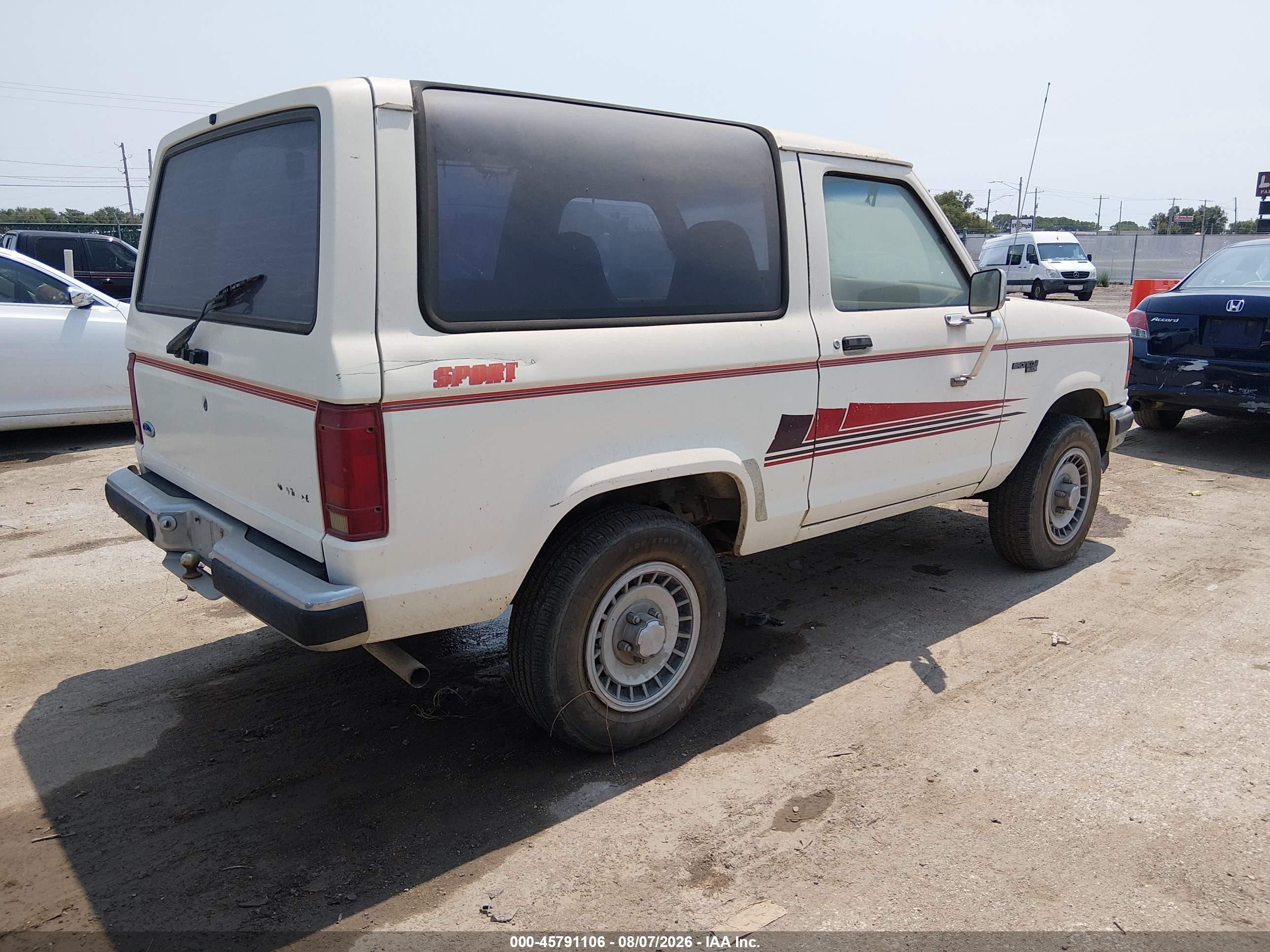 1989 Ford Bronco Ii   Cream vin: 1FMCU12T5KUC14388
