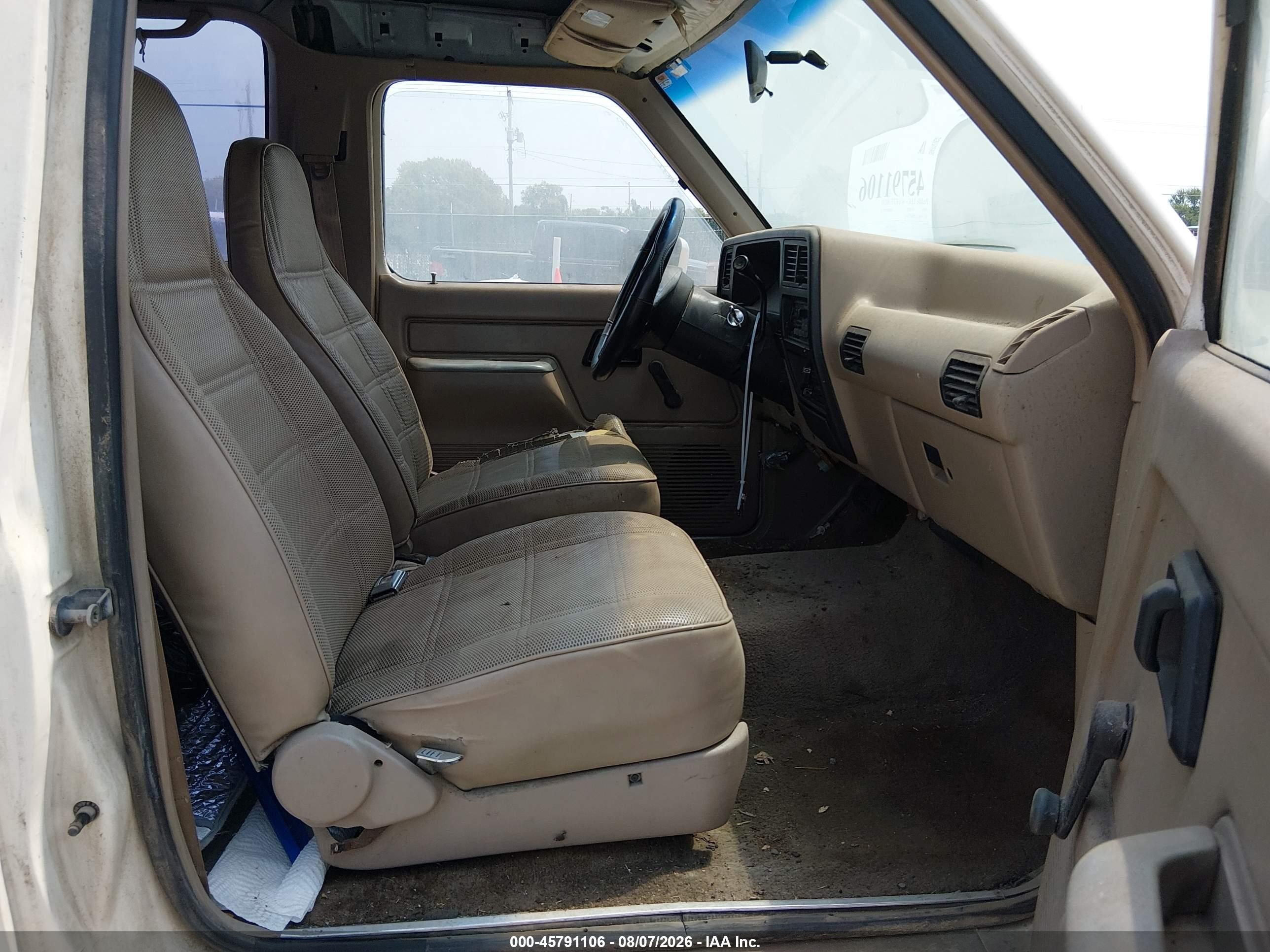 1989 Ford Bronco Ii   Cream vin: 1FMCU12T5KUC14388