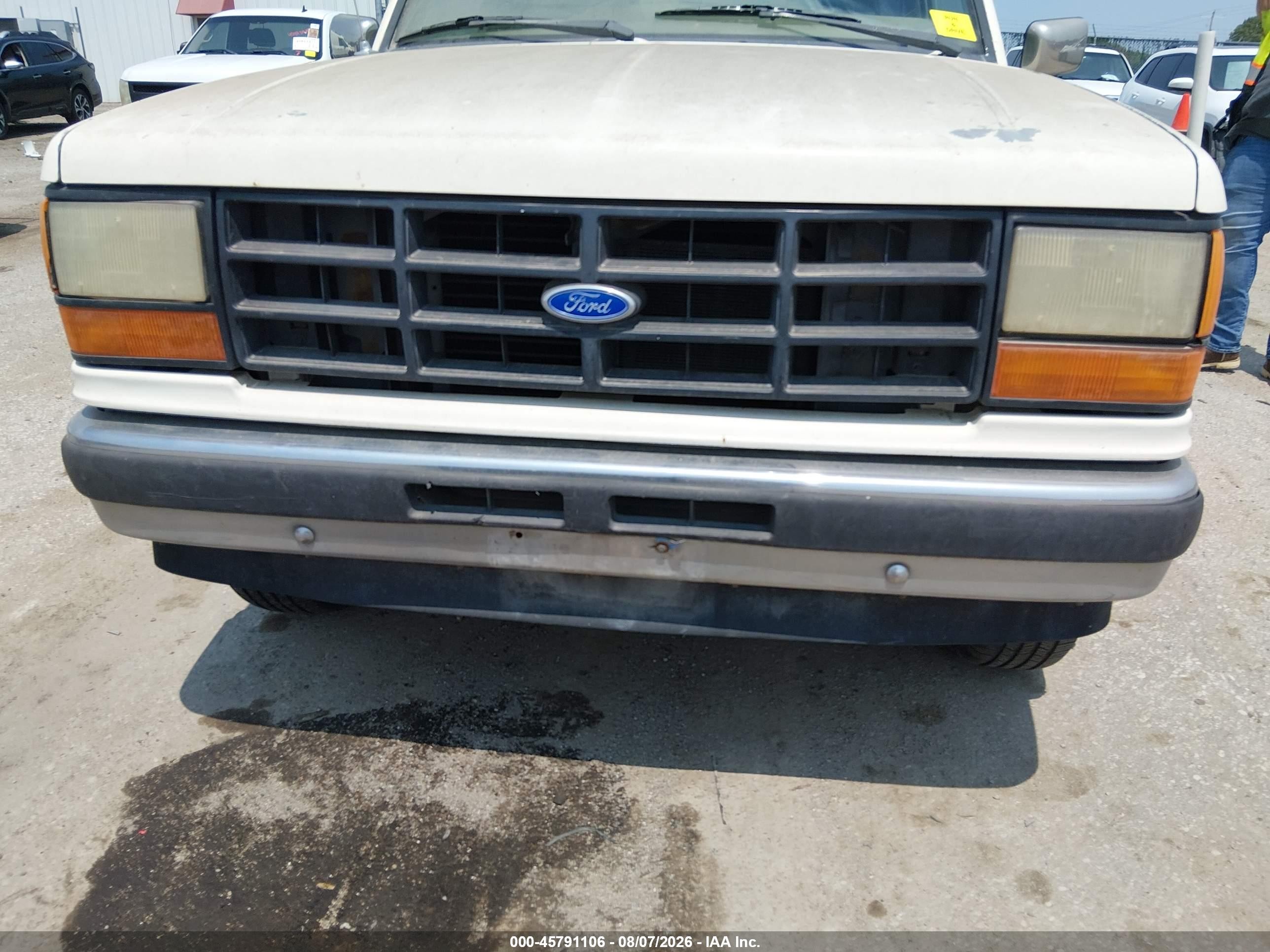 1989 Ford Bronco Ii   Cream vin: 1FMCU12T5KUC14388