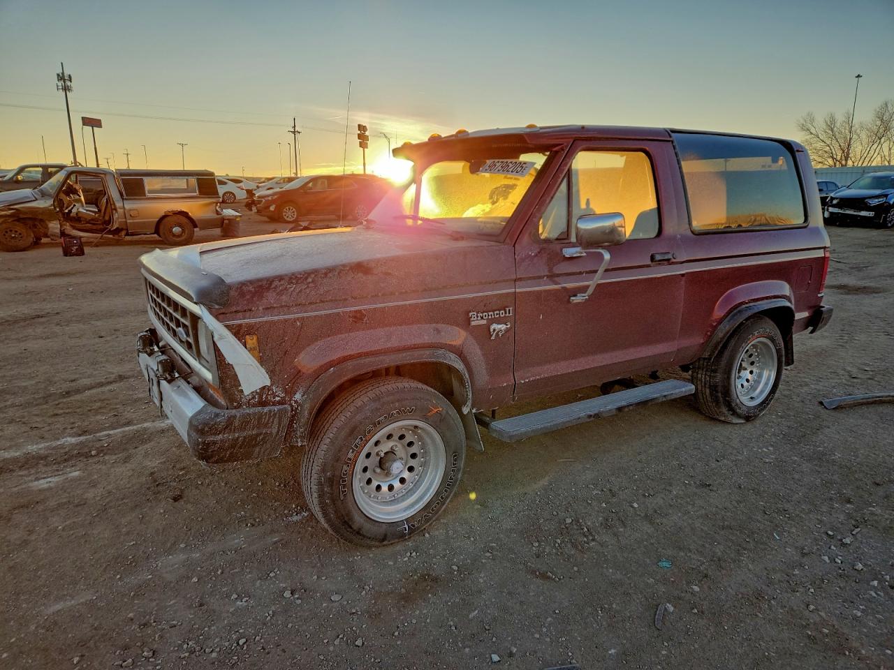 1984 Ford Bronco Ii Red vin: 1FMCU14S3EUD40712