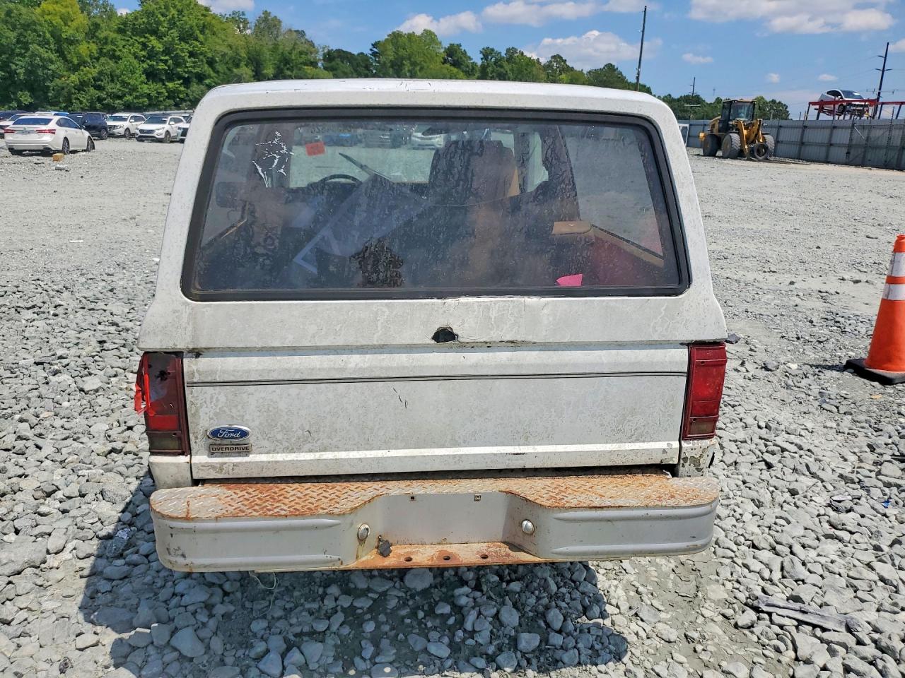 1984 Ford Bronco Ii White vin: 1FMCU14S9EUB36447