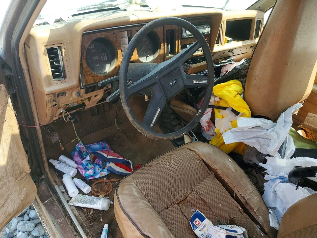 1984 Ford Bronco Ii White vin: 1FMCU14S9EUB36447
