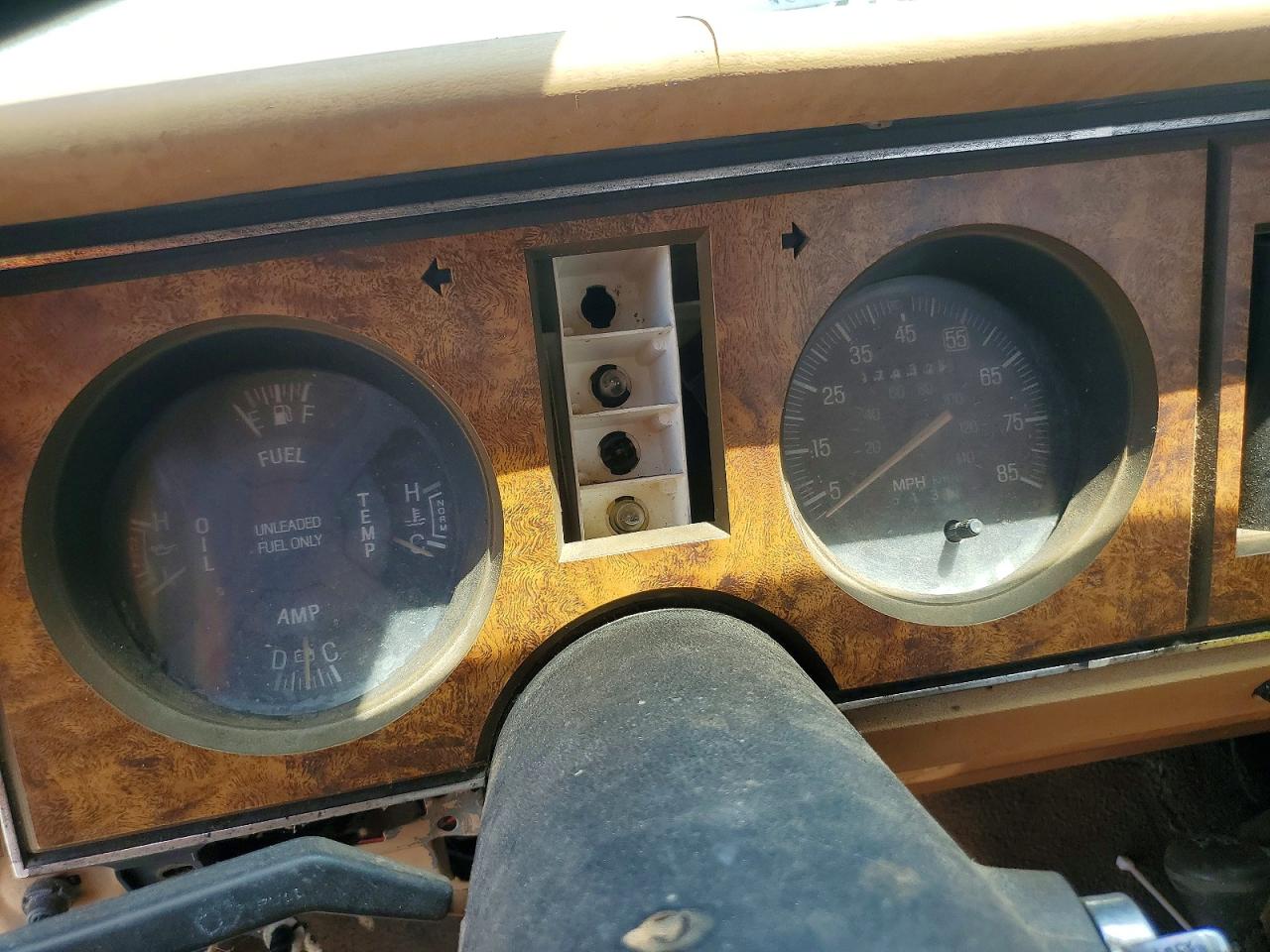 1984 Ford Bronco Ii White vin: 1FMCU14S9EUB36447
