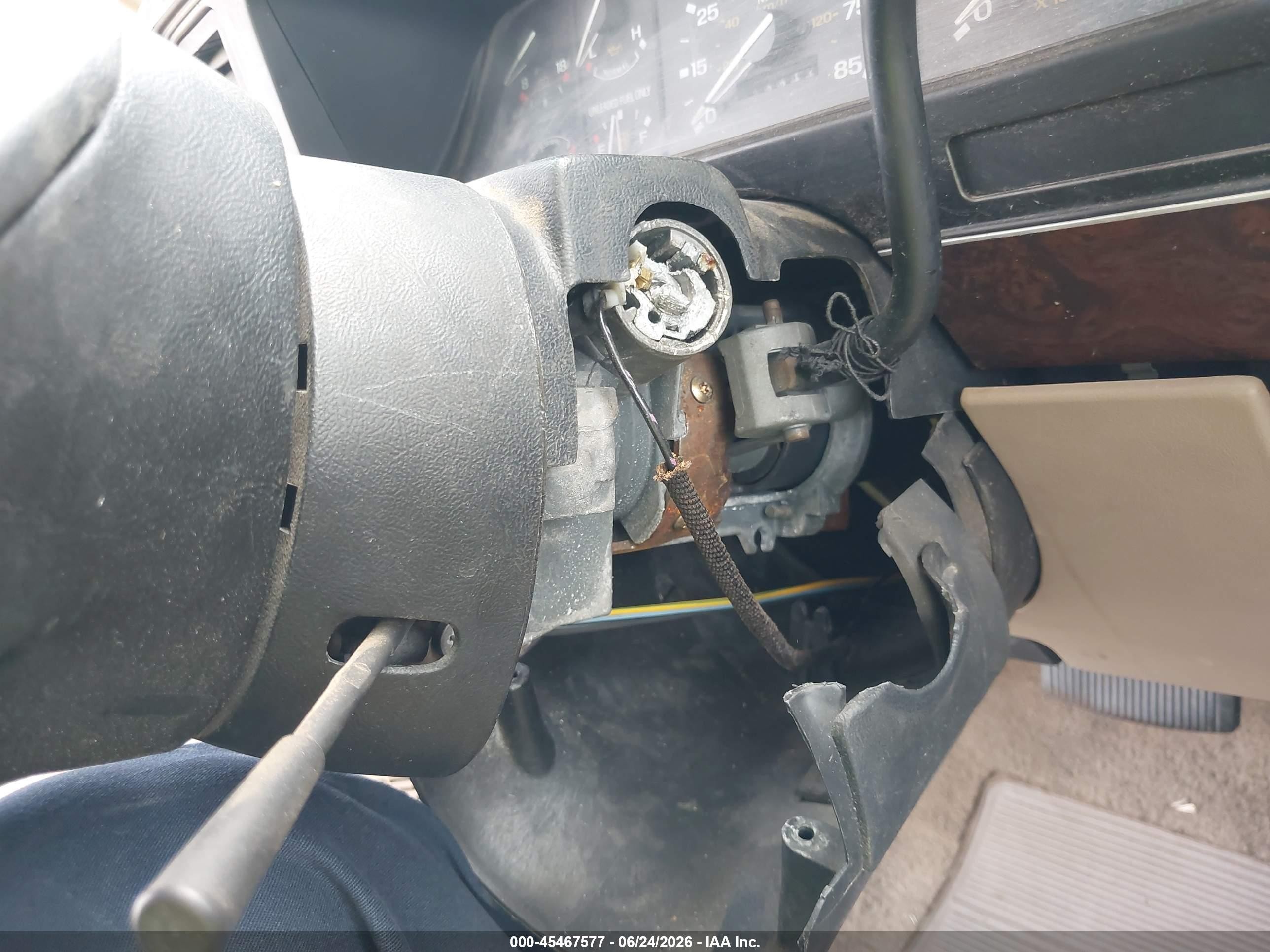 1989 Ford Bronco Ii   Brown vin: 1FMCU14T2KUC62086