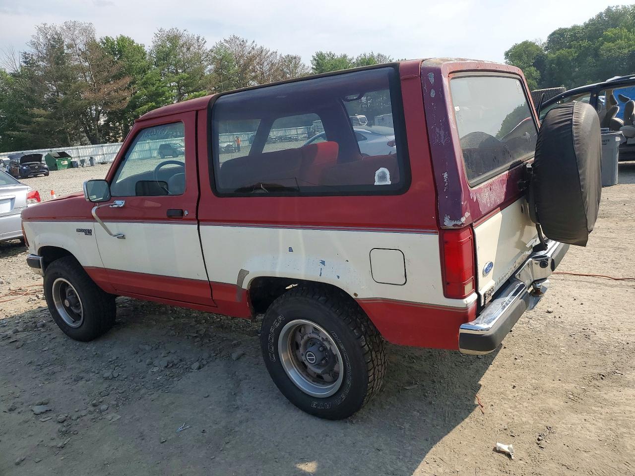 1990 Ford Bronco Ii Красный vin: 1FMCU14T2LUA95228