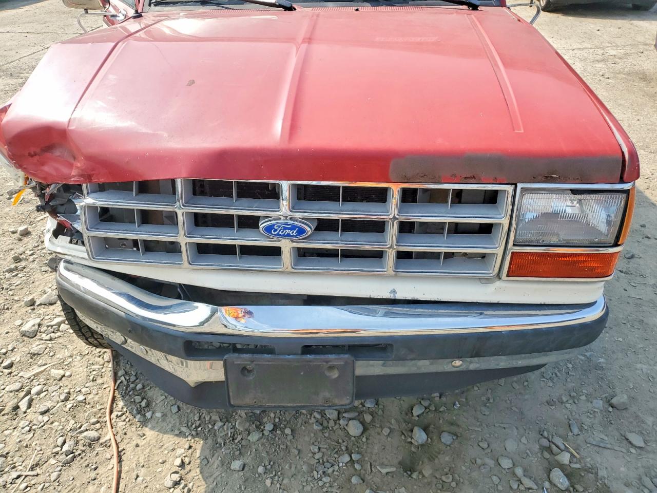 1990 Ford Bronco Ii Красный vin: 1FMCU14T2LUA95228