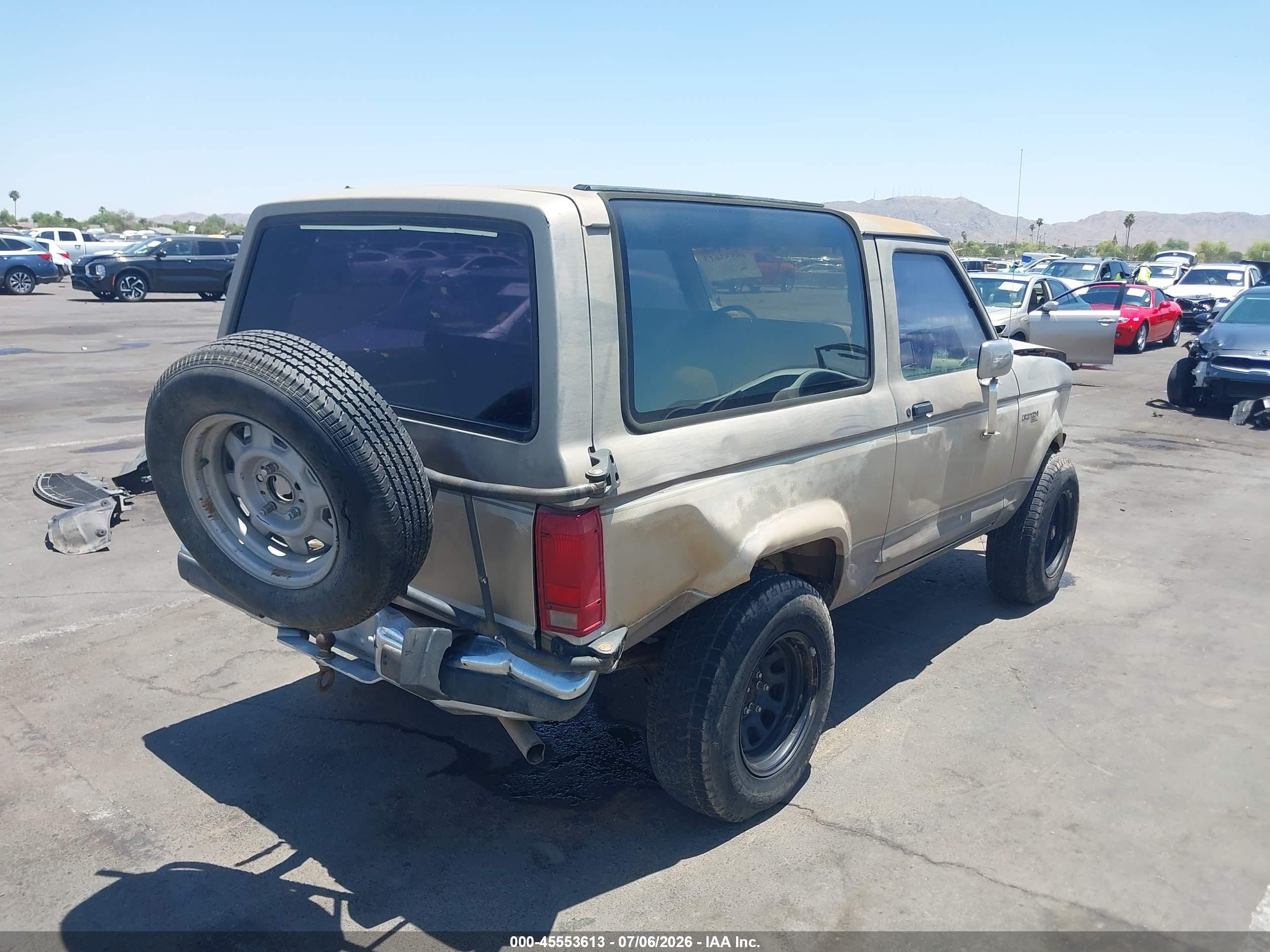 1990 Ford Bronco Ii   Silver vin: 1FMCU14T7LUA06754