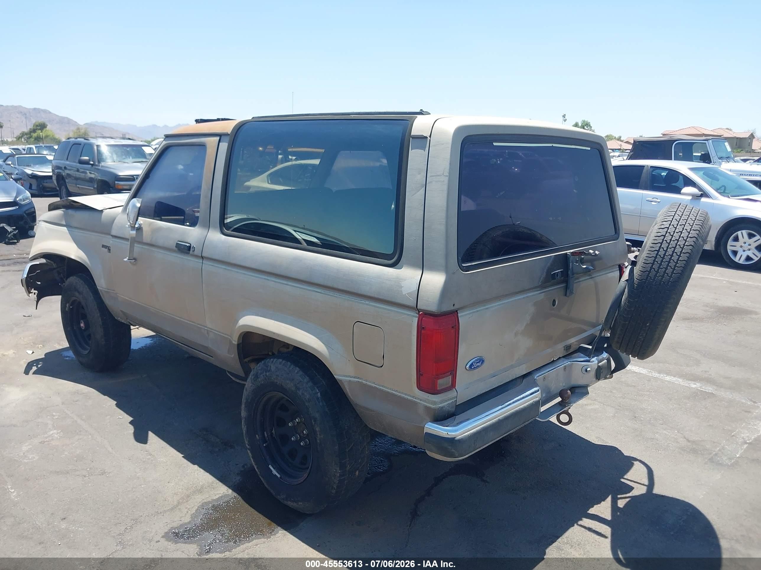 1990 Ford Bronco Ii   Silver vin: 1FMCU14T7LUA06754