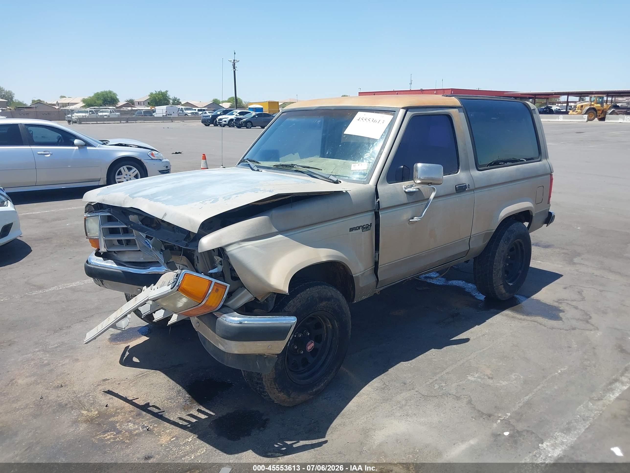 1990 Ford Bronco Ii   Silver vin: 1FMCU14T7LUA06754