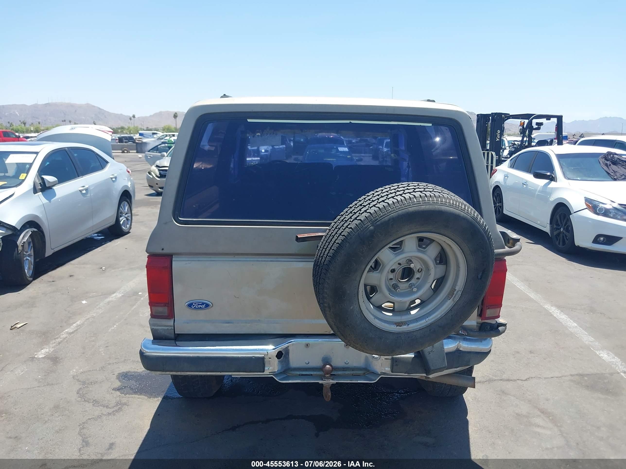 1990 Ford Bronco Ii   Silver vin: 1FMCU14T7LUA06754