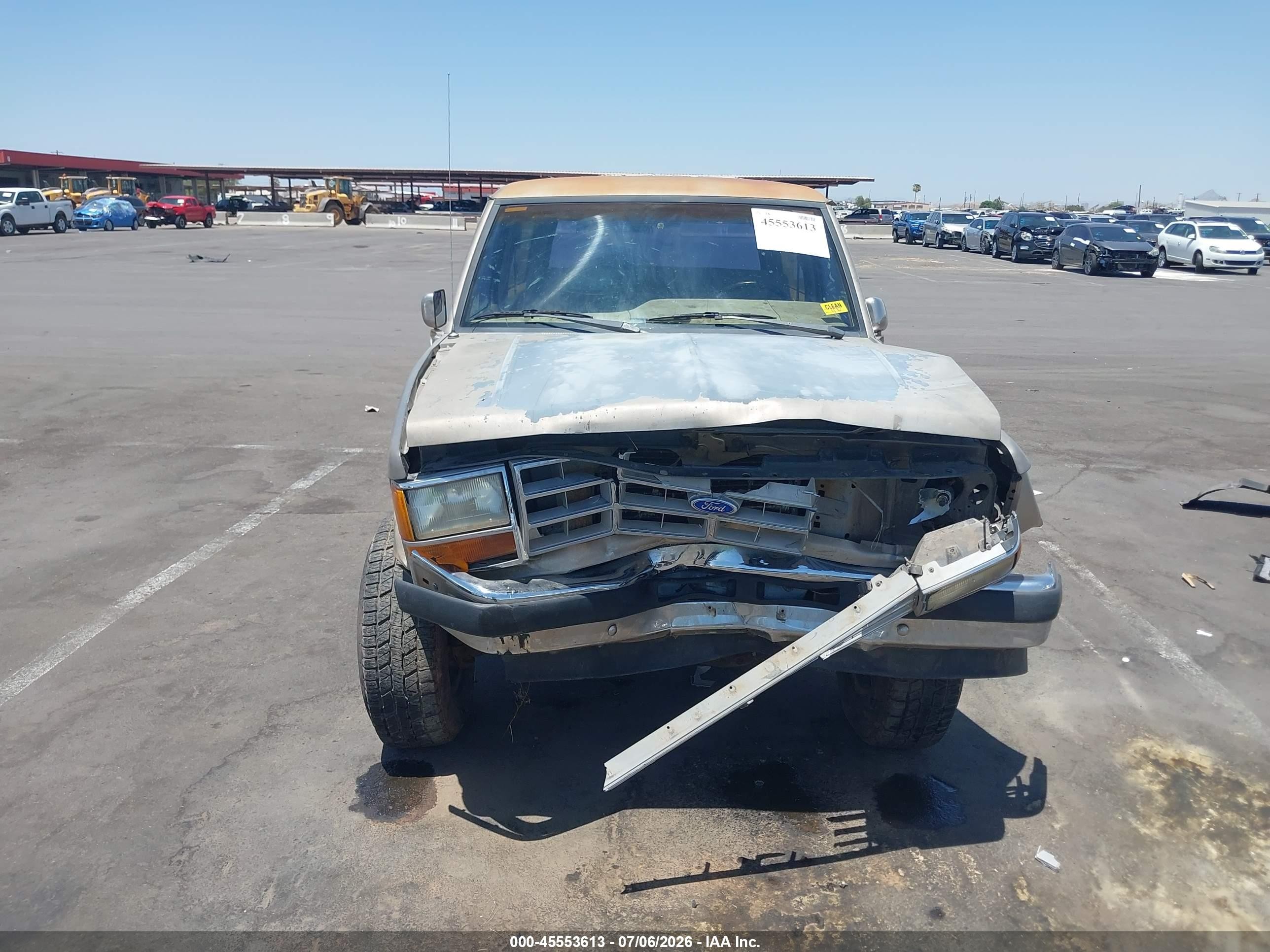 1990 Ford Bronco Ii   Silver vin: 1FMCU14T7LUA06754
